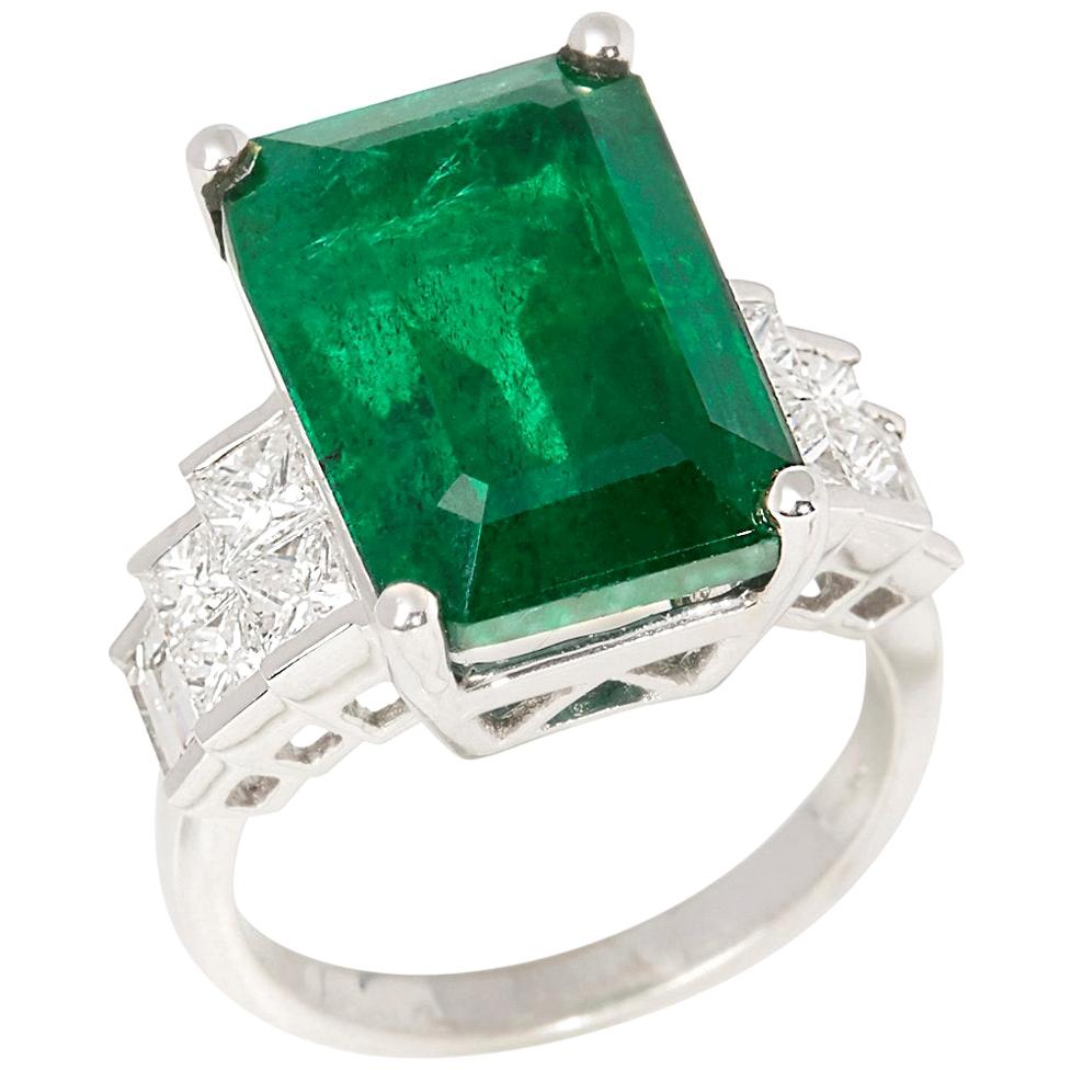 Certified 13.77ct Untreated Zambian Emerald Cut Emerald and Diamond 18ct Gold Ri For Sale