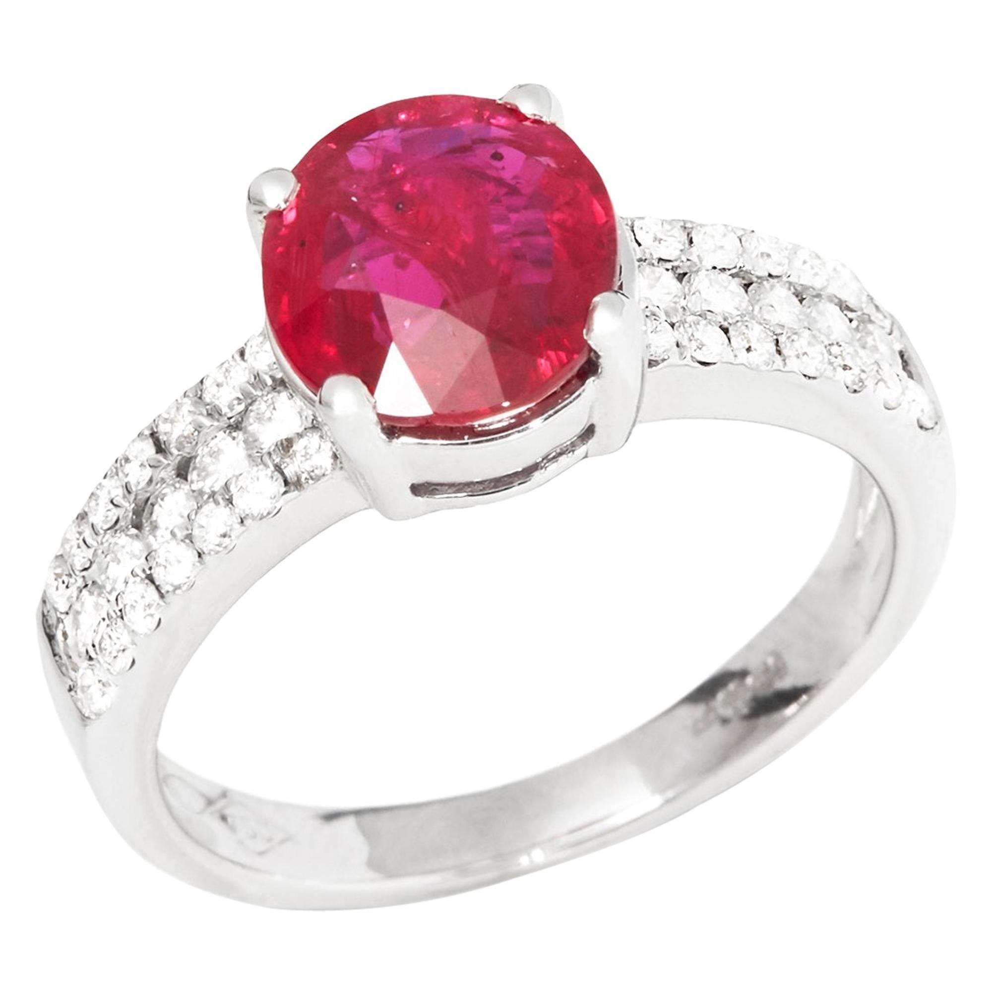 Certified 2.03ct Untreated Unheated Round Cut Ruby and Diamond 18ct gold Ring For Sale