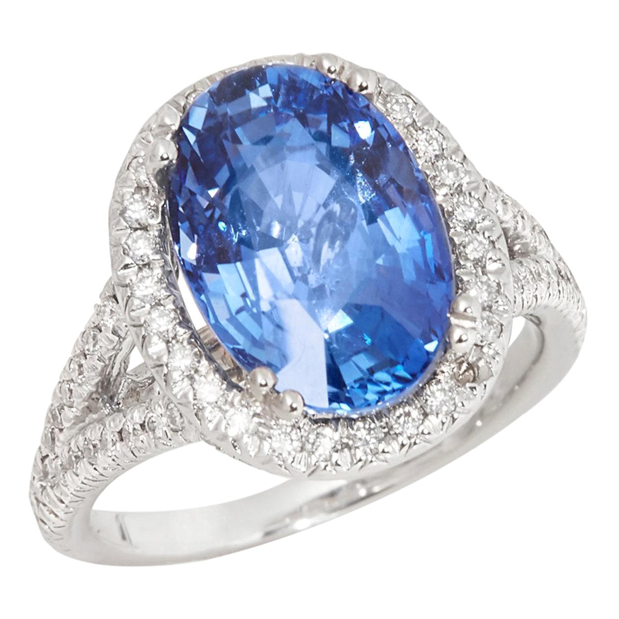 Certified 7.55ct Sri Lankan Oval Cut Sapphire and Diamond 18ct gold Ring For Sale