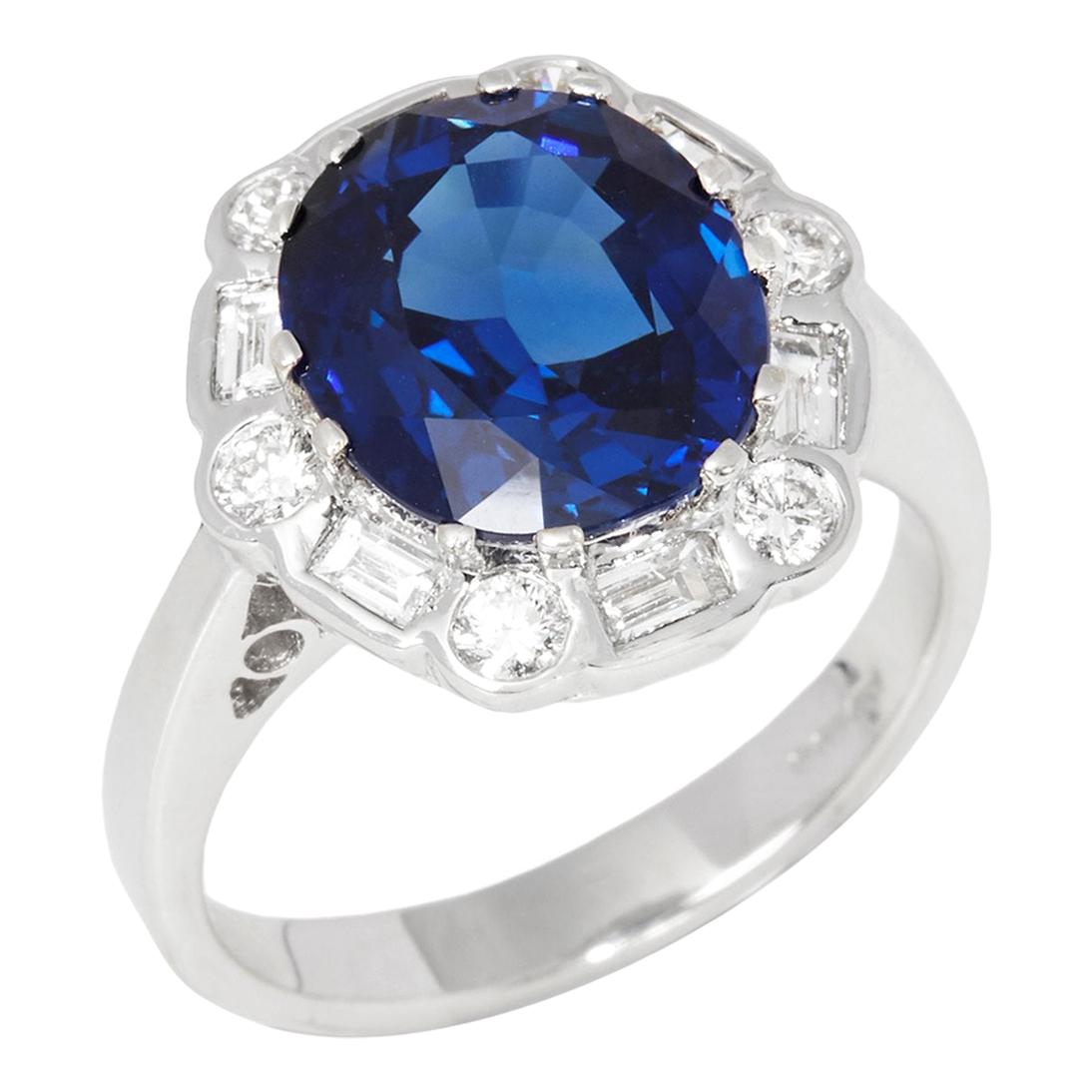 Certified 5.21ct Unheated Burmese Sapphire and Diamond 18ct gold Ring For Sale