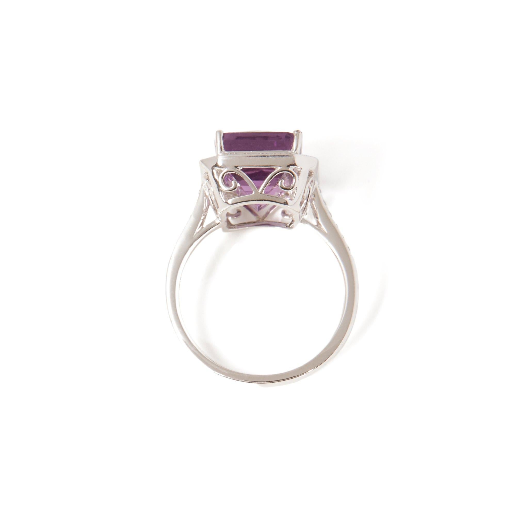 Women's Certified 6.32ct Amethyst and Diamond 18ct Gold Ring For Sale