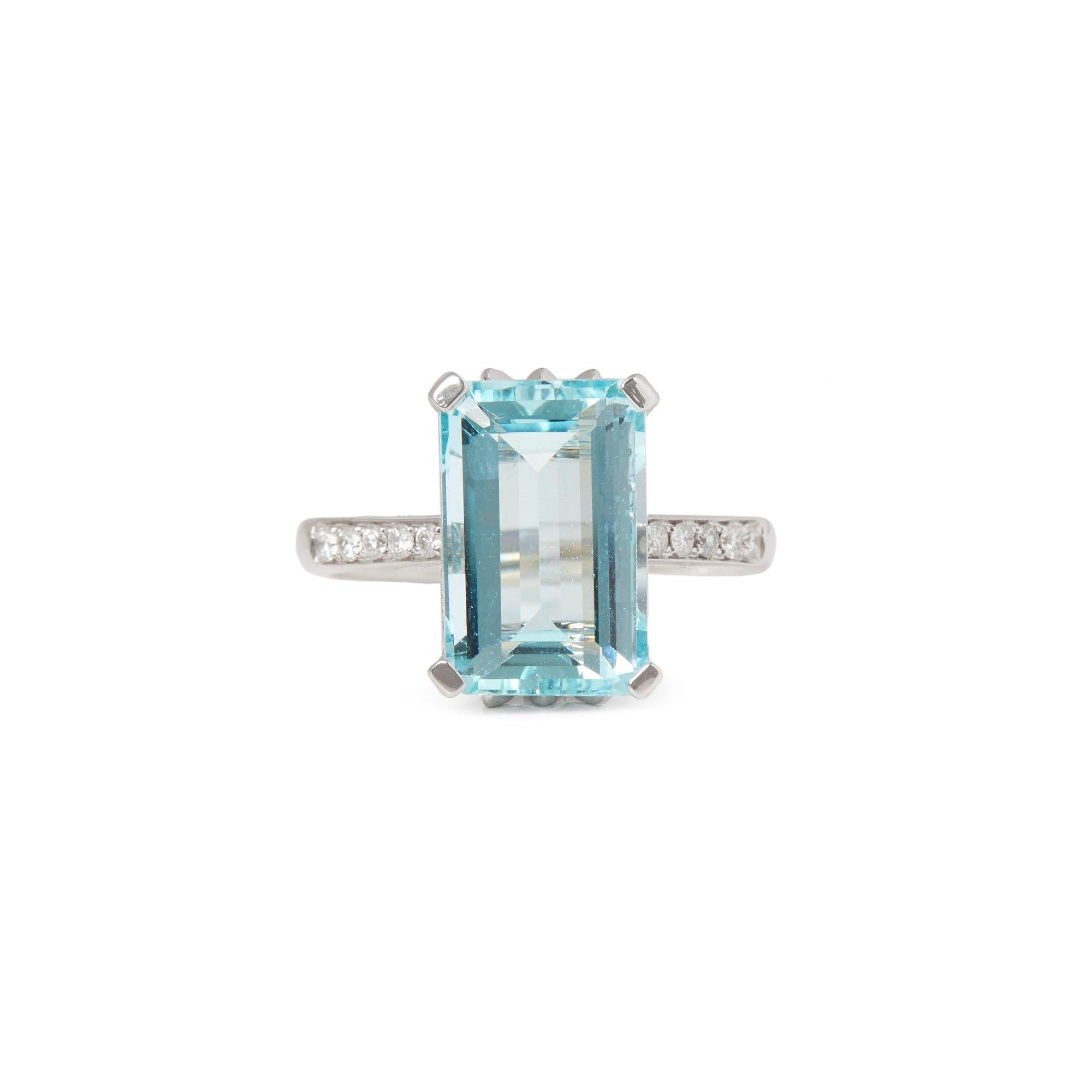 This ring designed by David Jerome is from his private collection and features one Emerald cut Aquamarine totalling 5.61cts sourced in Brazil. Set with round brilliant cut Diamonds totalling 0.31cts mounted in an 18k white gold setting. Finger size