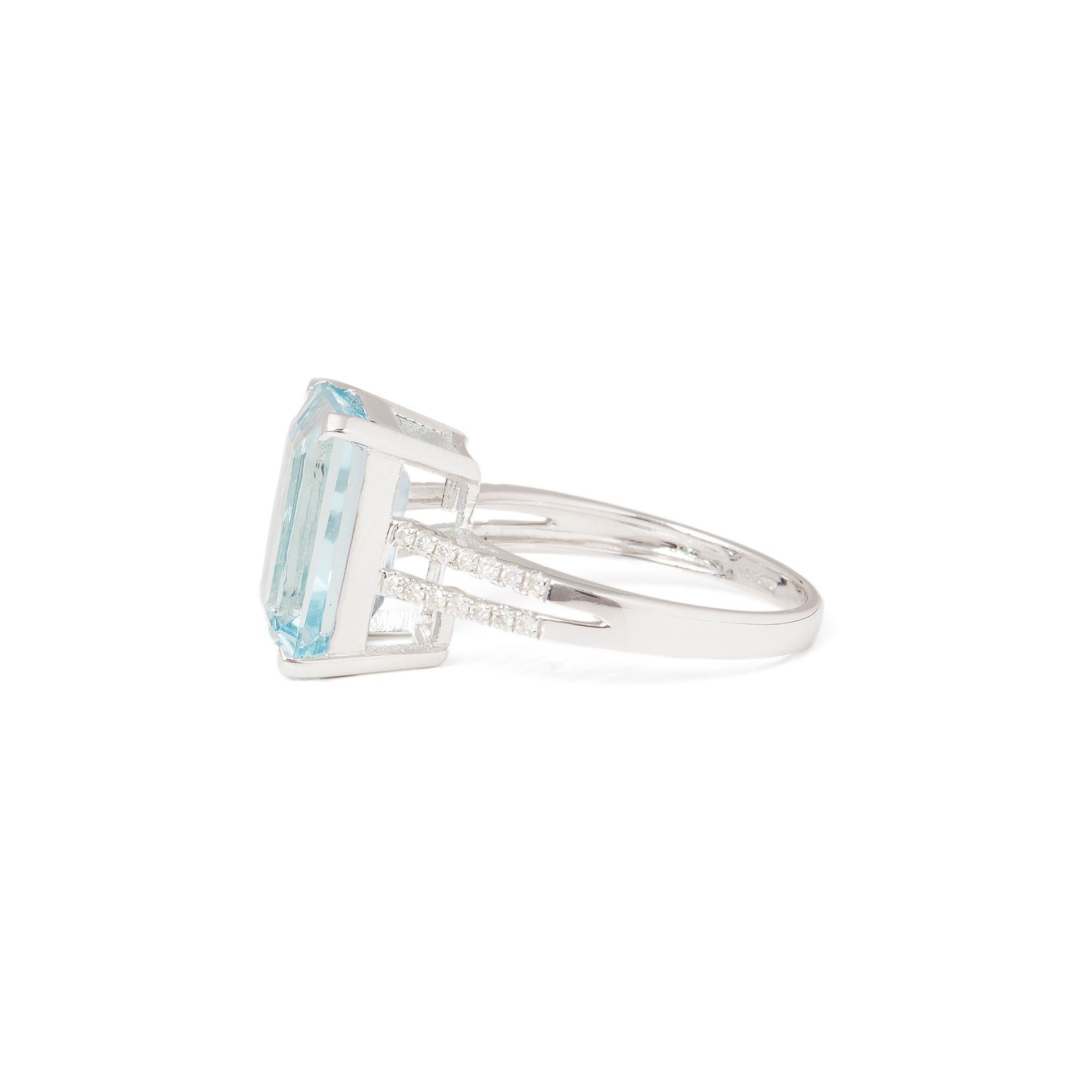Art Deco Certified 5.22ct Emerald Cut Aquamarine and Diamond 18ct Gold Ring For Sale