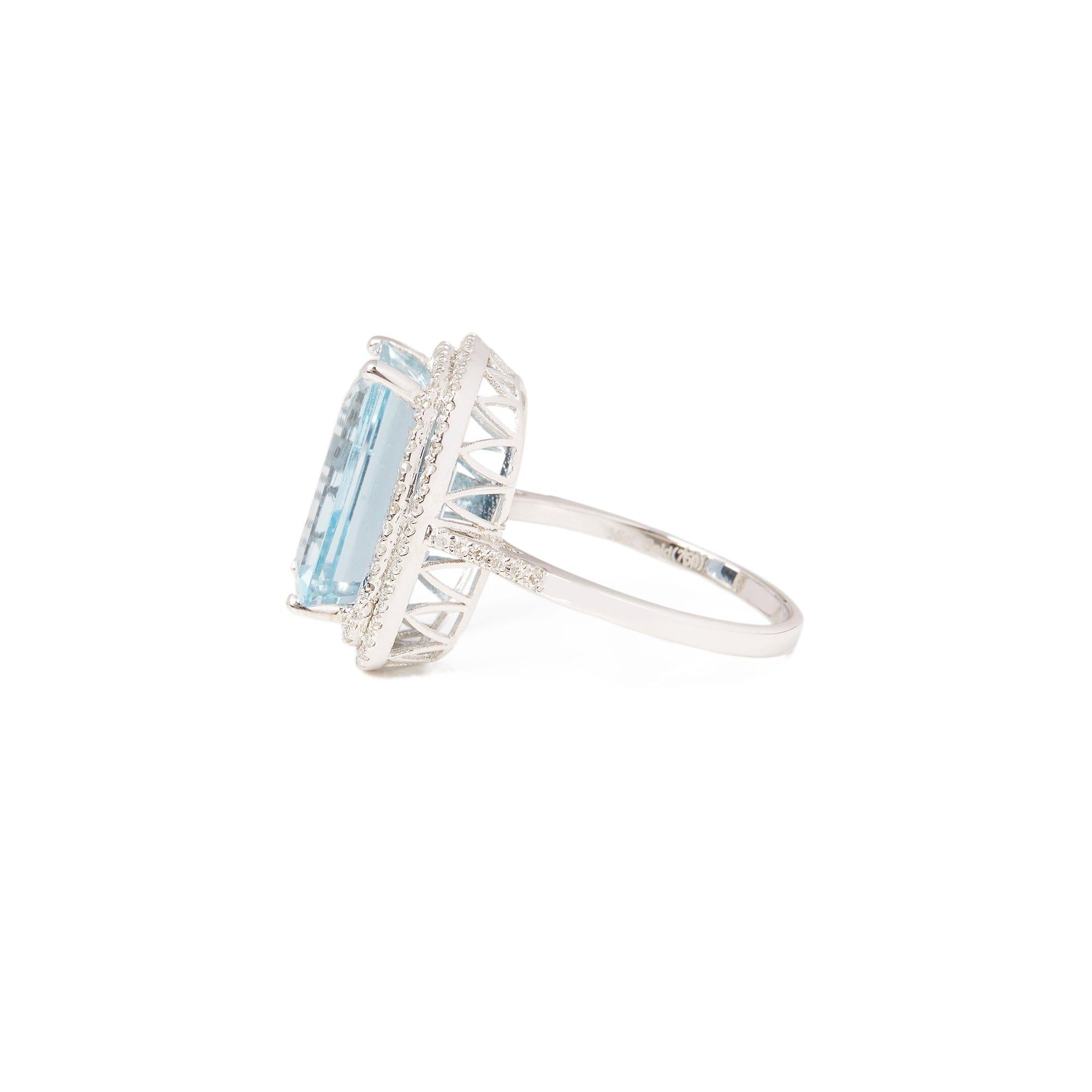 Emerald Cut Certified 7.92ct Octagonal Aquamarine and Diamond 18ct gold Ring For Sale