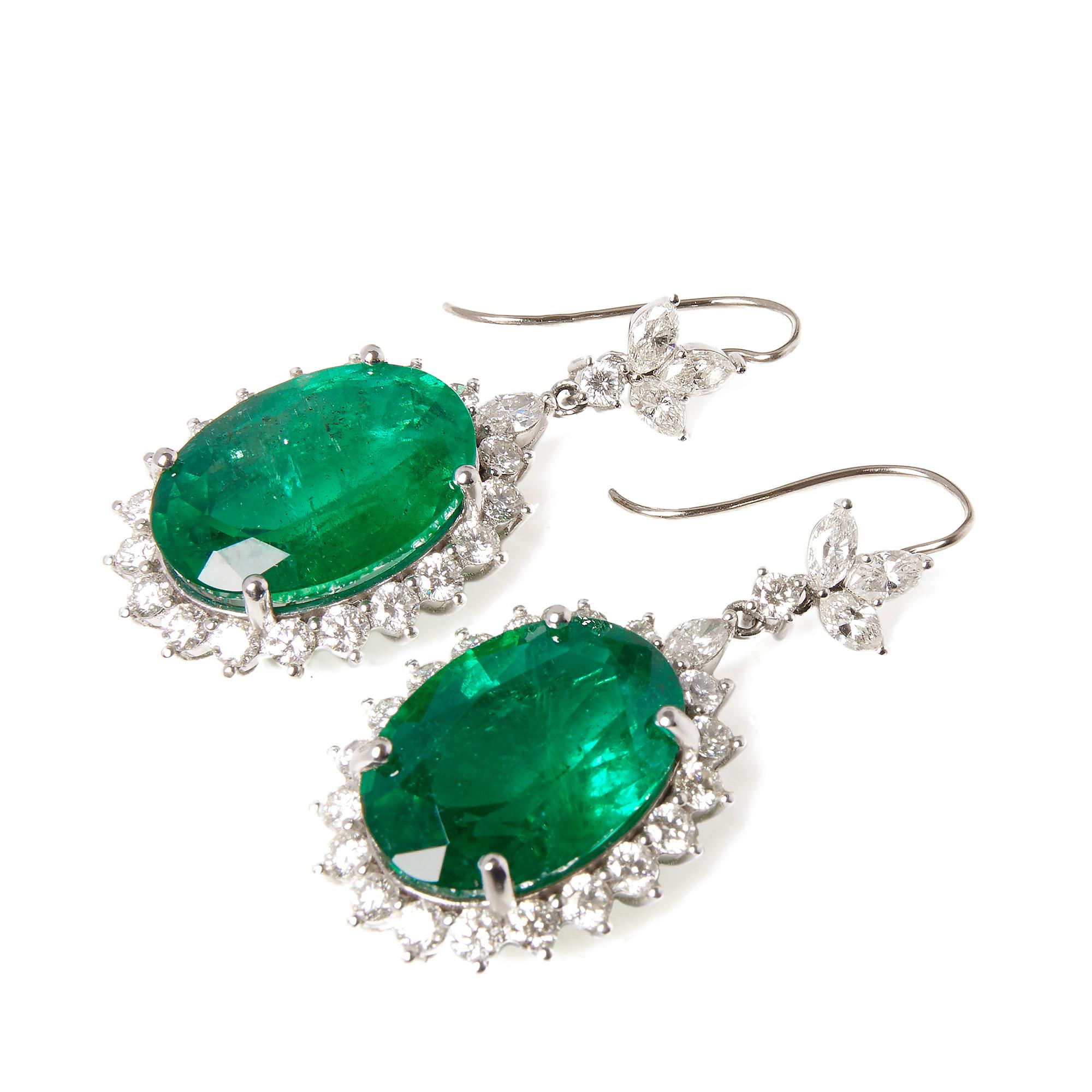 emerald and white gold earrings