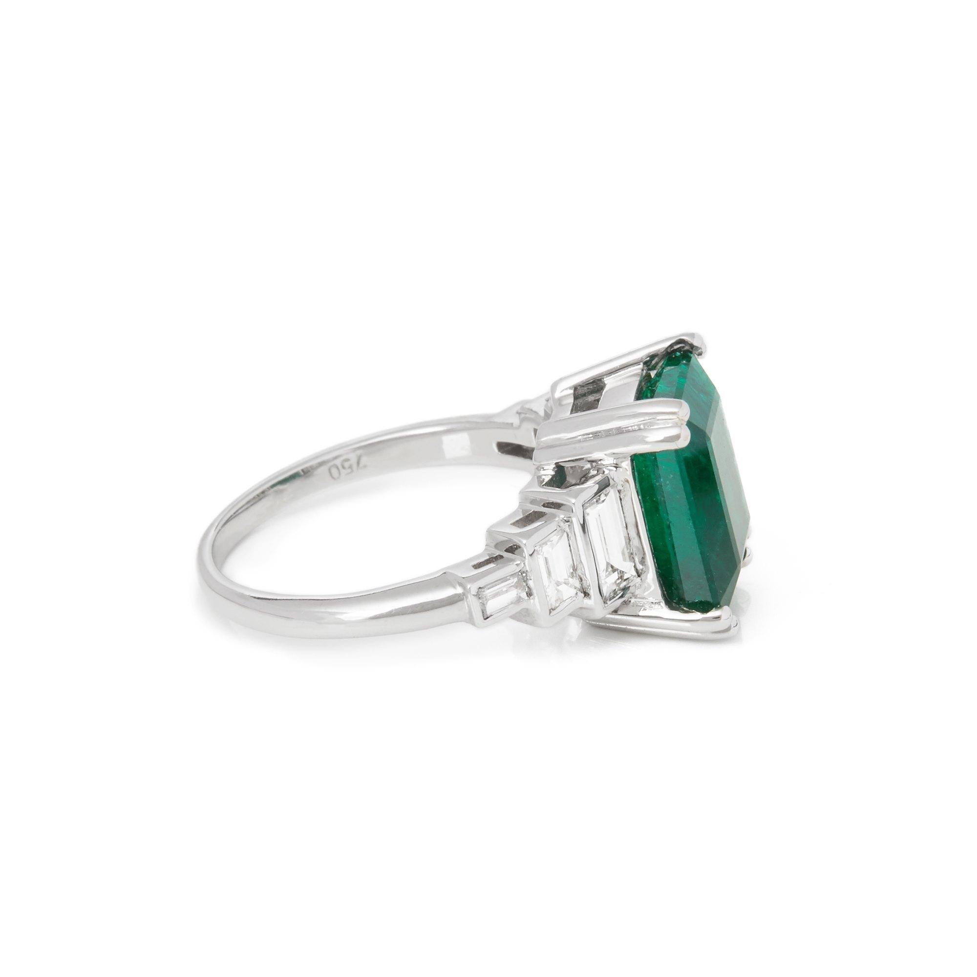 Art Deco Certified 4.8ct Untreated Emerald Cut  Emerald and Diamond 18ct gold ring For Sale