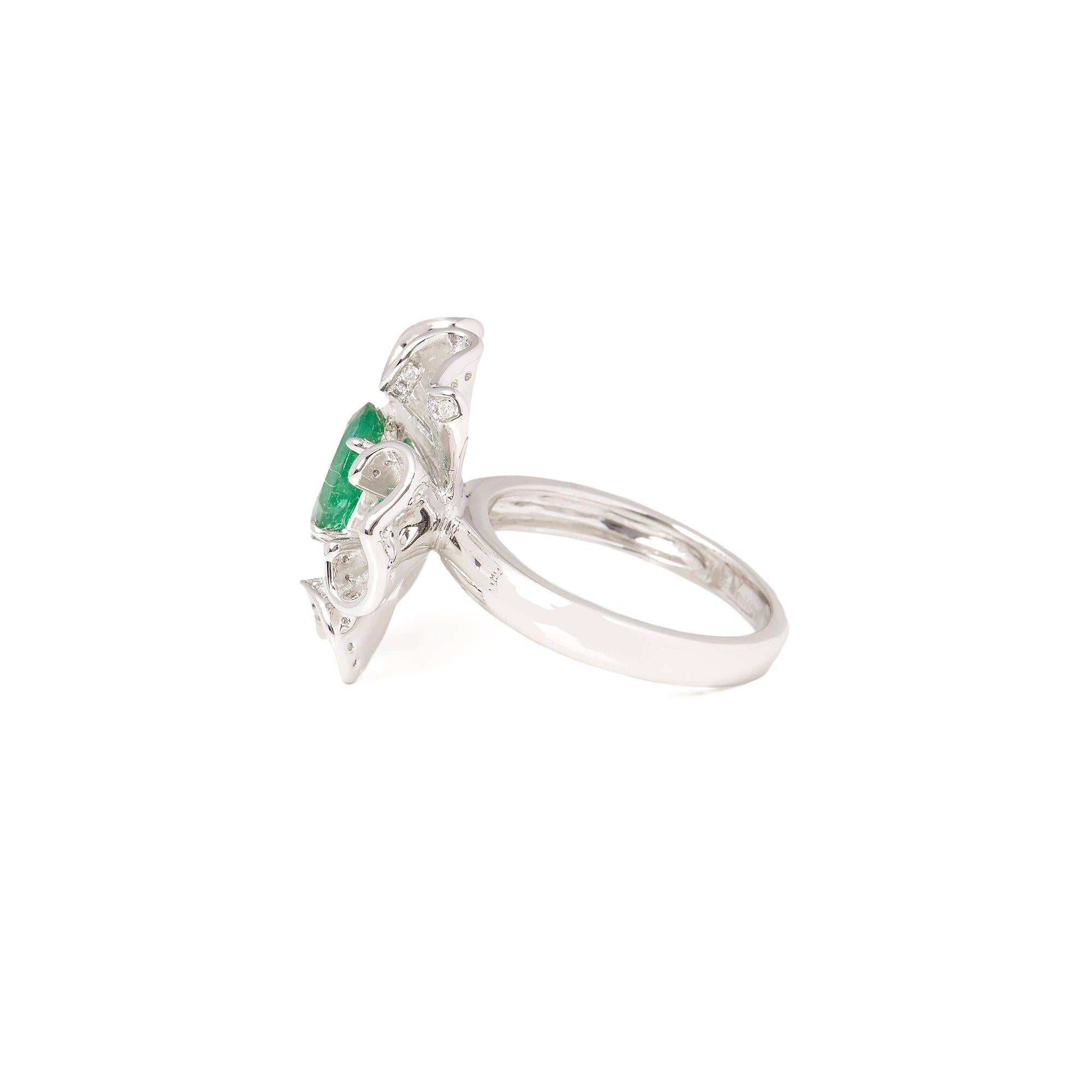 Contemporary Certified 1.69ct Oval cut Emerald and Diamond 18ct gold Ring For Sale