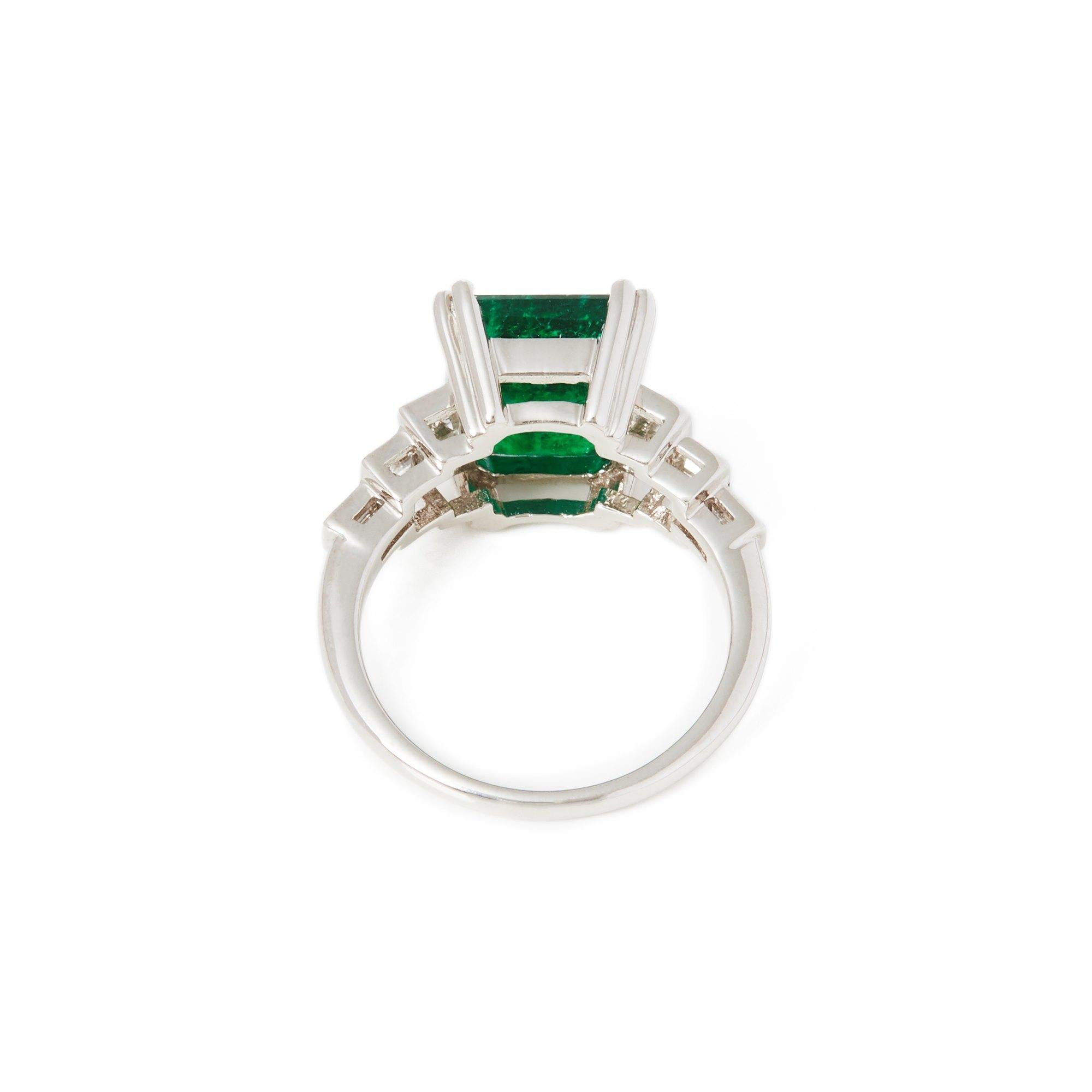 Women's Certified 4.8ct Untreated Emerald Cut  Emerald and Diamond 18ct gold ring For Sale