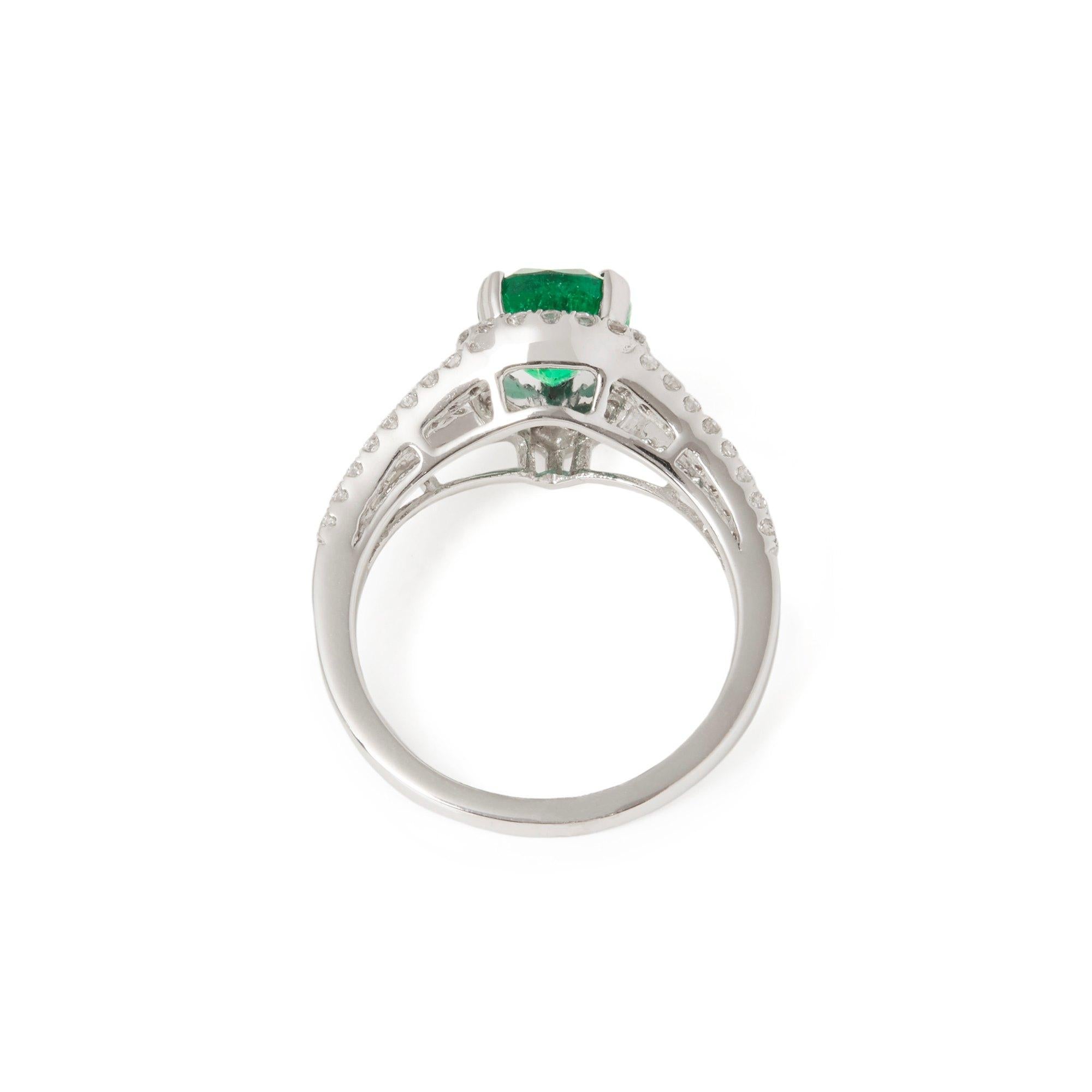 Certified 1.57ct Untreated Pear Cut Emerald and Diamond 18ct gold Ring In New Condition For Sale In Bishop's Stortford, Hertfordshire