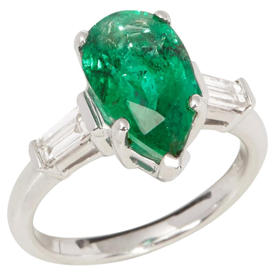 Certified 3.45ct Untreated Brazilian Pear Cut Emerald and Diamond 18ct gold Ring For Sale