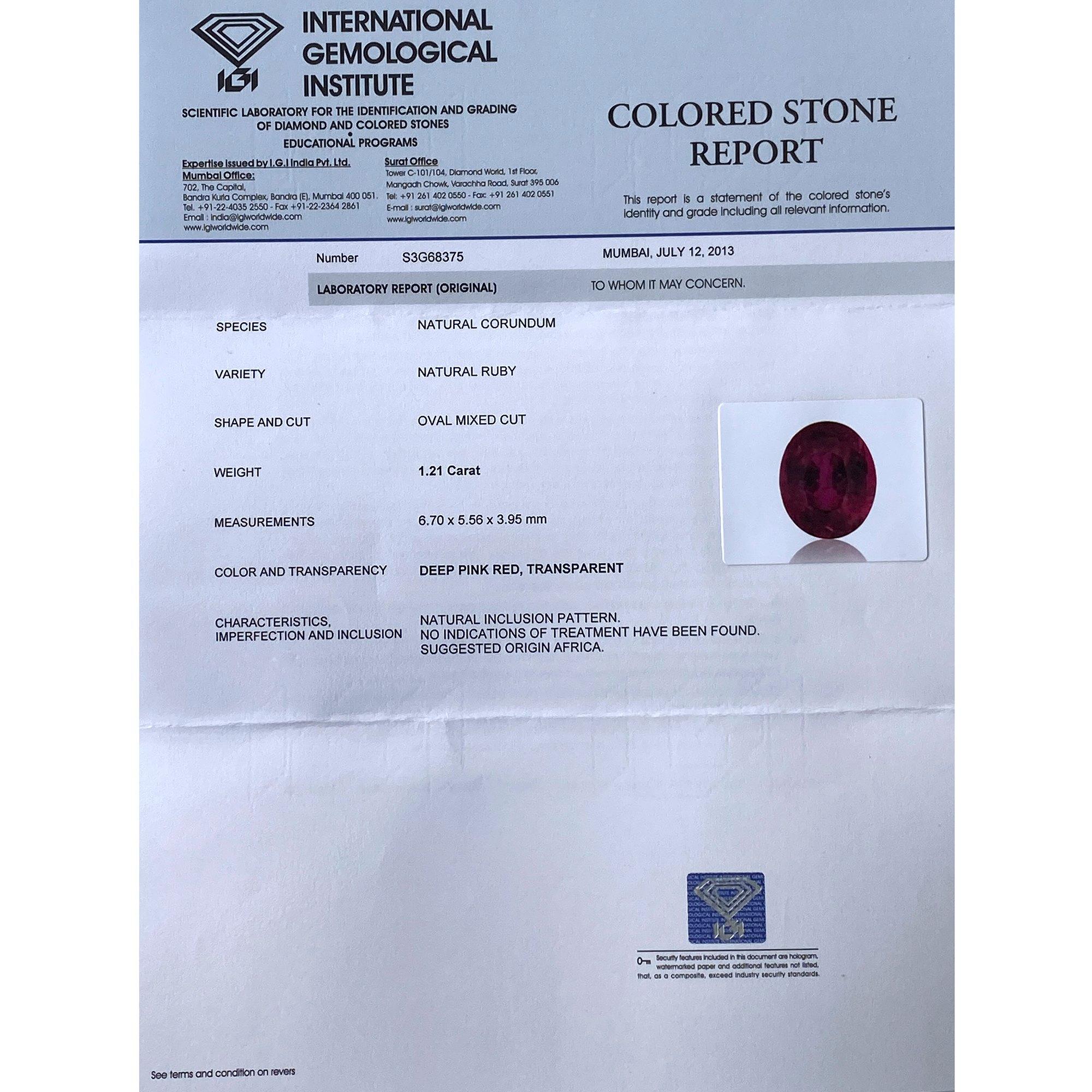Women's Certified 1.21ct Unheated Untreated Mozambique Oval Cut Ruby and Diamond 18k gol For Sale