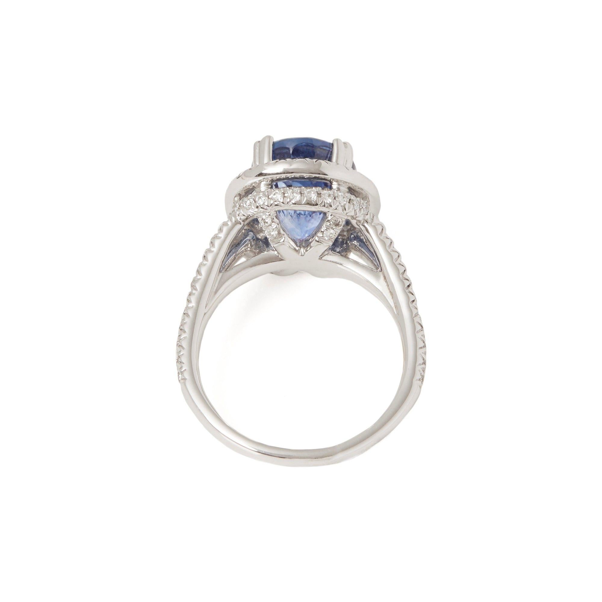 Women's Certified 7.55ct Sri Lankan Oval Cut Sapphire and Diamond 18ct gold Ring For Sale