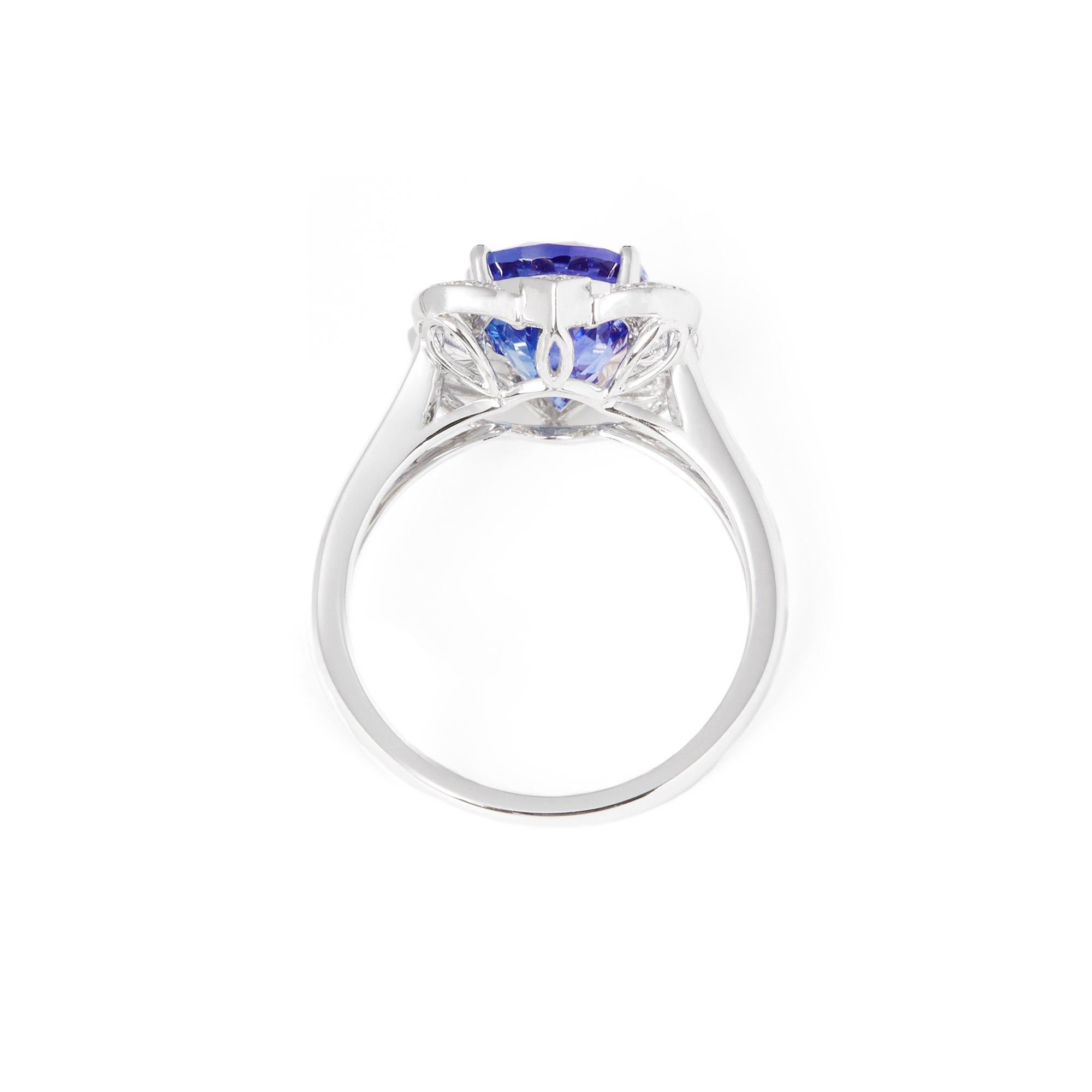 Women's Certified 3.71ct Oval Cut Tanzanite and Diamond 18ct gold Ring For Sale