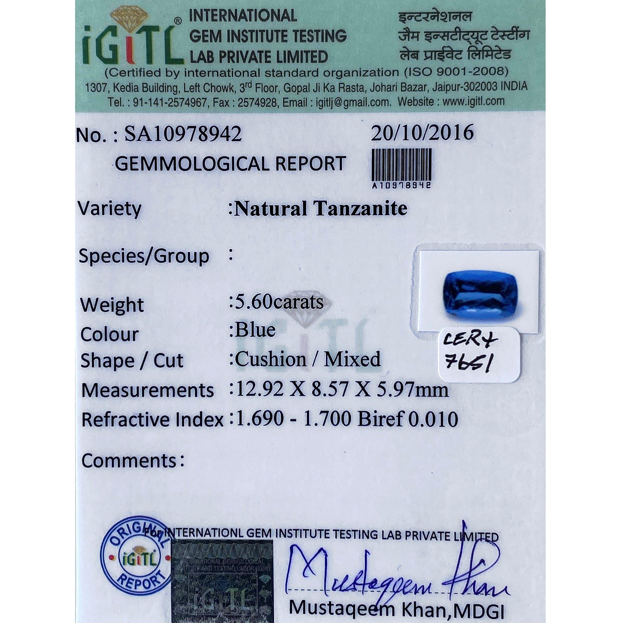 Zertifizierter Tansanit mit 5.6 Karat im Kissenschliff und Diamantring aus 18 Karat Gold Damen im Angebot