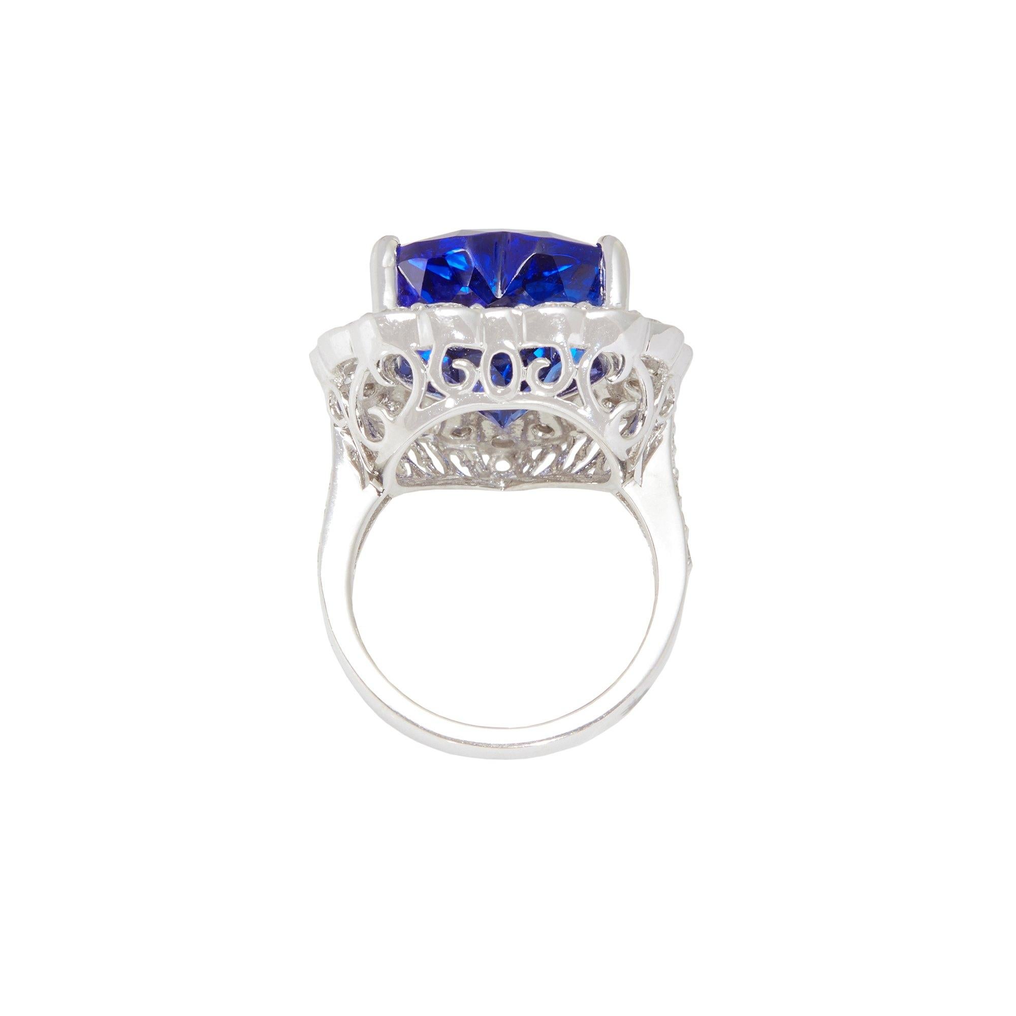 Certified 15.44ct Heart Cut Tanzanite and 18k gold Diamond Ring In New Condition For Sale In Bishop's Stortford, Hertfordshire