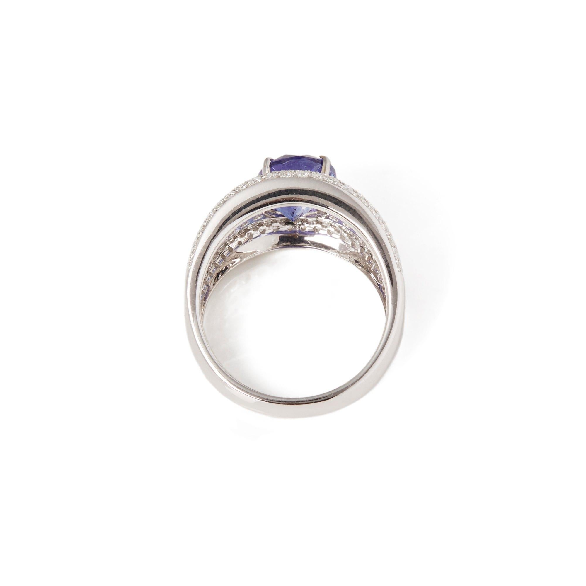 Certified 2.87ct Oval Cut Tanzanite and Diamond 18ct gold Ring In New Condition For Sale In Bishop's Stortford, Hertfordshire