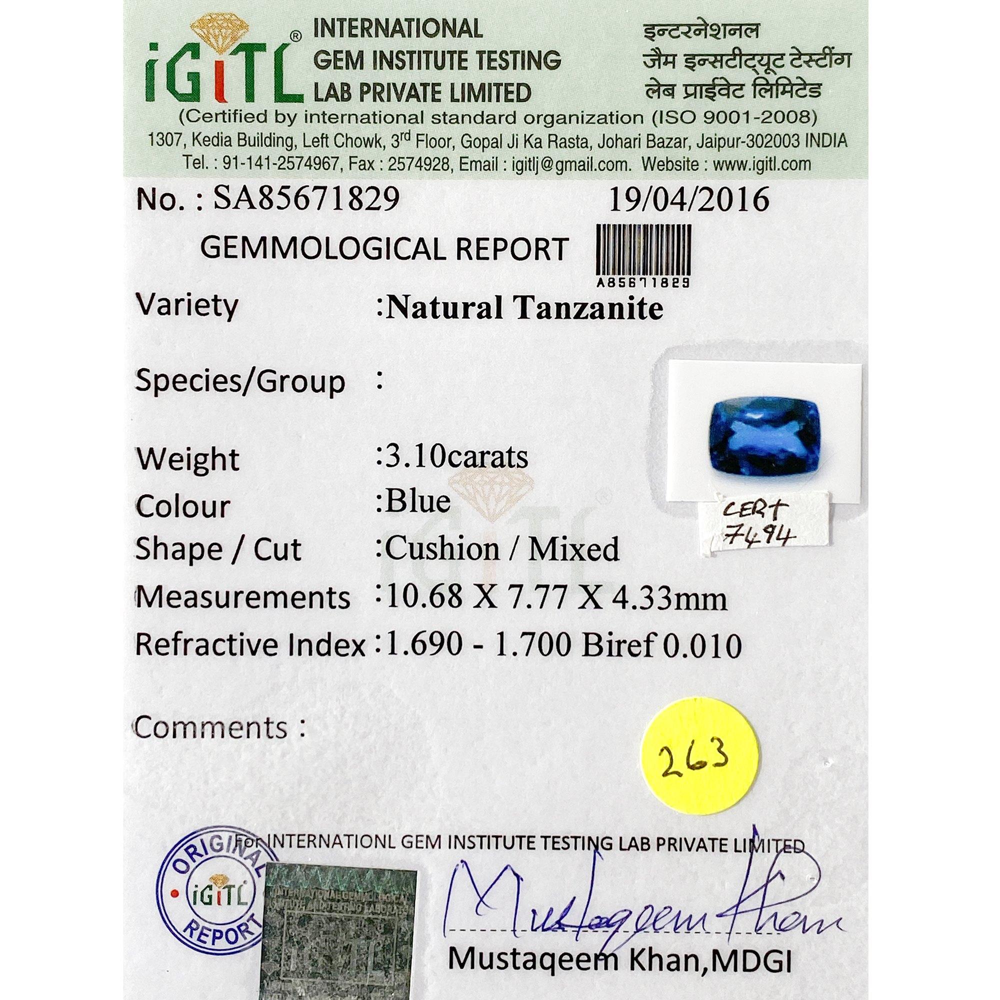Zertifizierter 3,1 Karat Tansanit im Kissenschliff und Diamantring aus 18 Karat Gold im Angebot 1