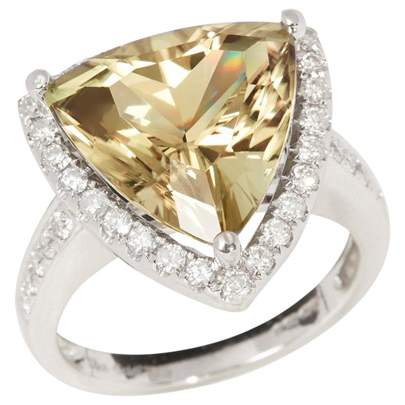 Certified 8.28ct Untreated Turkish Trillion Cut Zultanite and Diamond 18ct gold  For Sale