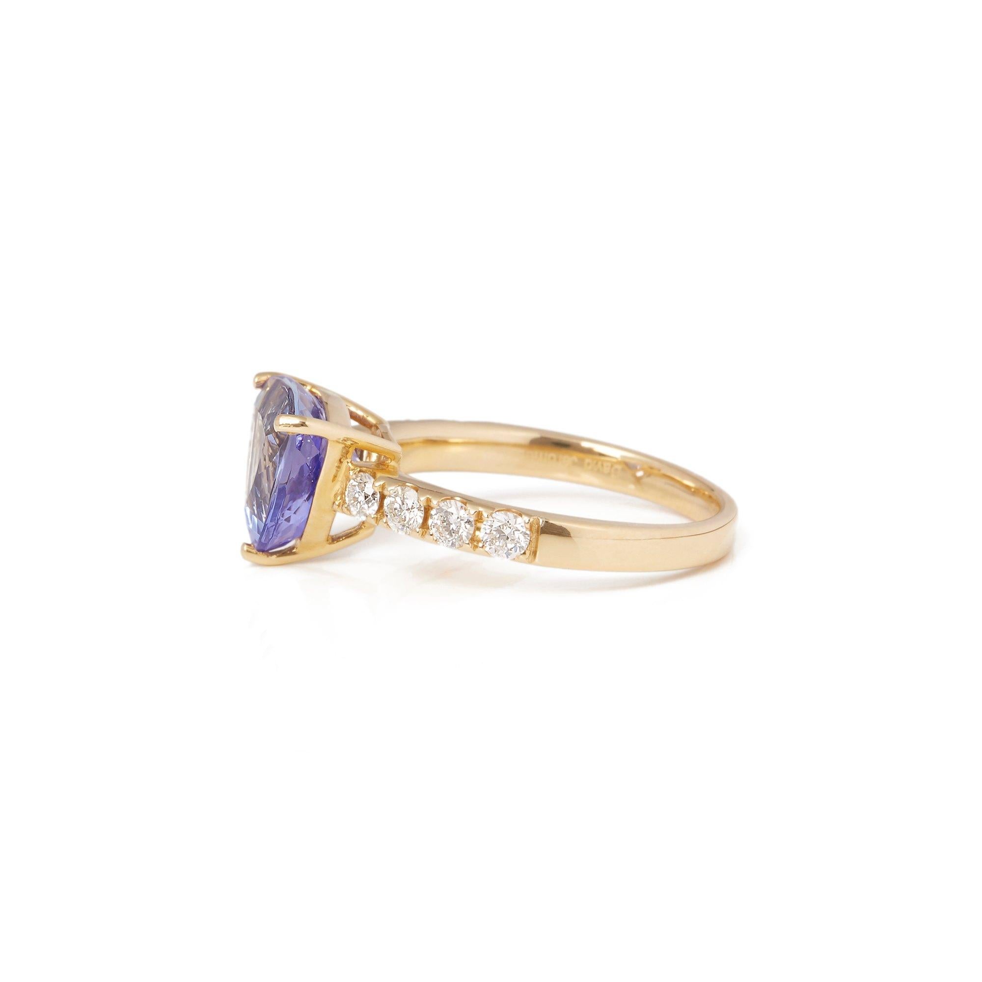Trillion Cut Certified 2.82ct Triangular cut Tanzanite and Diamond 18ct gold ring For Sale