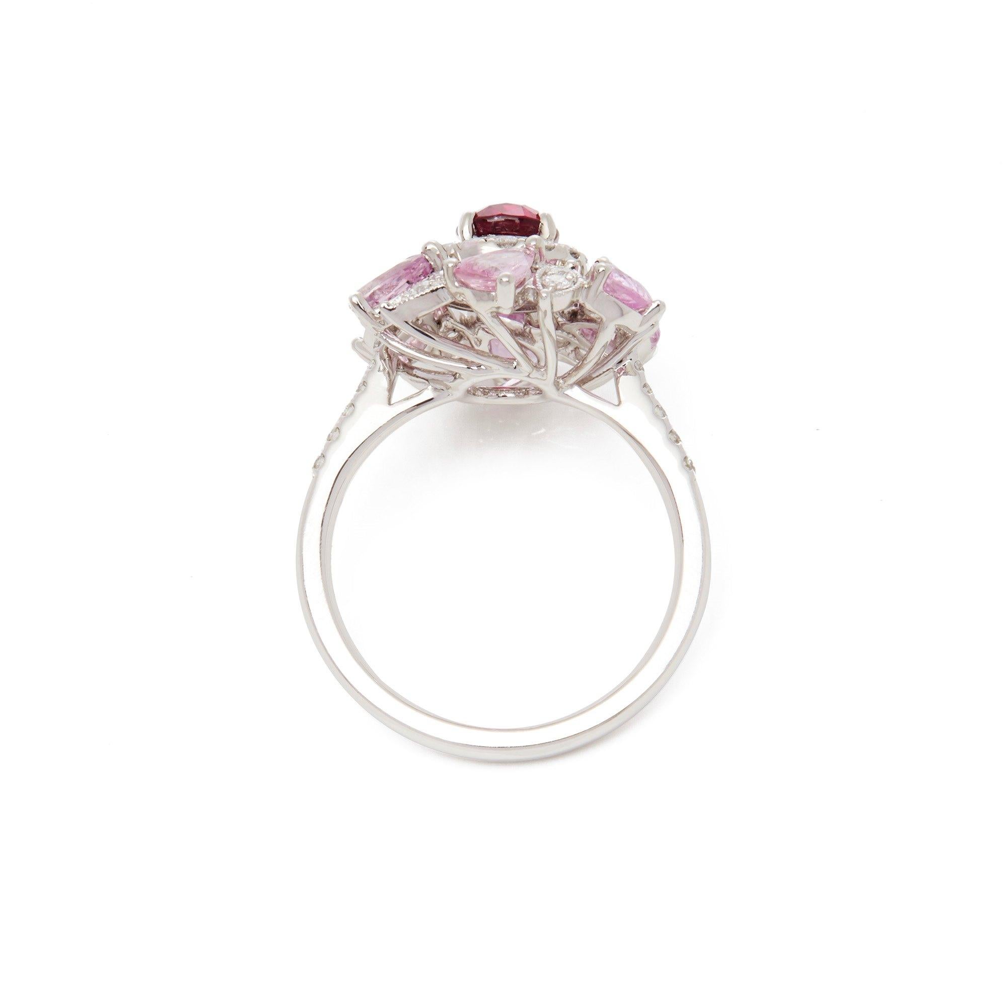 Platin-Cluster-Ring mit Rubin, Diamant und rosa Saphir im Zustand „Neu“ im Angebot in Bishop's Stortford, Hertfordshire