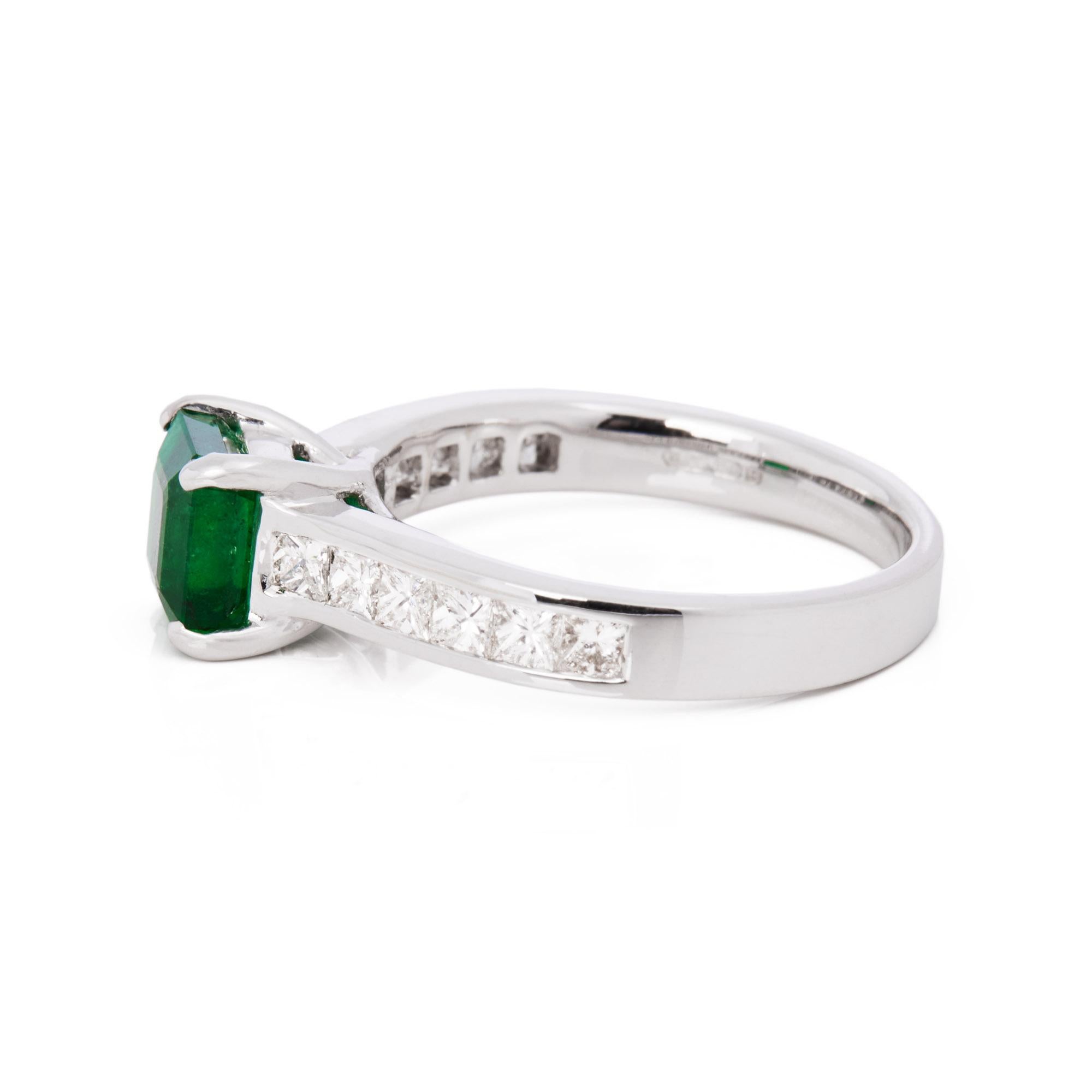 Contemporary David Jerome Certified 1.15ct Square Cut Emerald and Diamond Ring For Sale