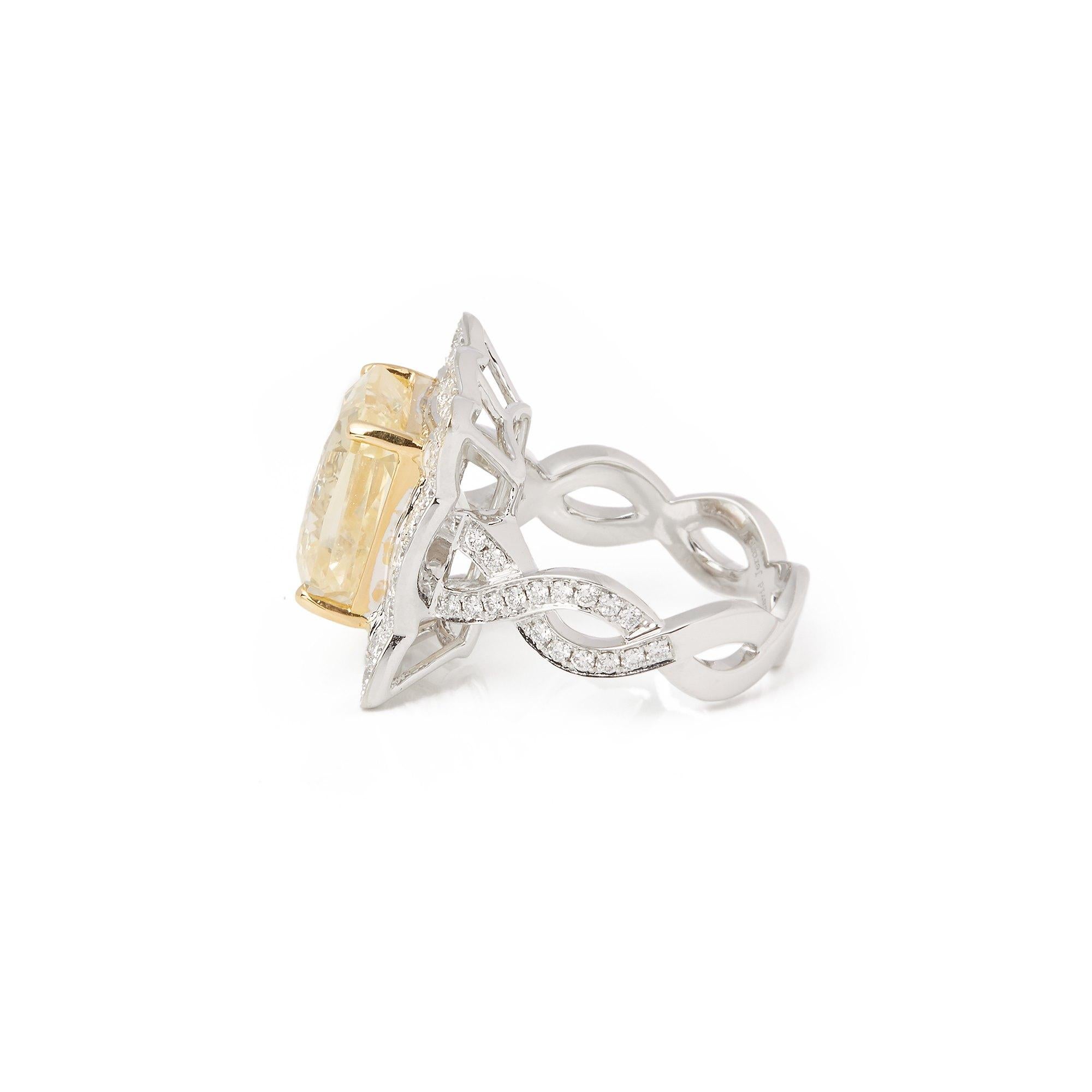 18 Karat Weißgold Gelber Saphir und Diamant Cluster-Ring (Kissenschliff) im Angebot