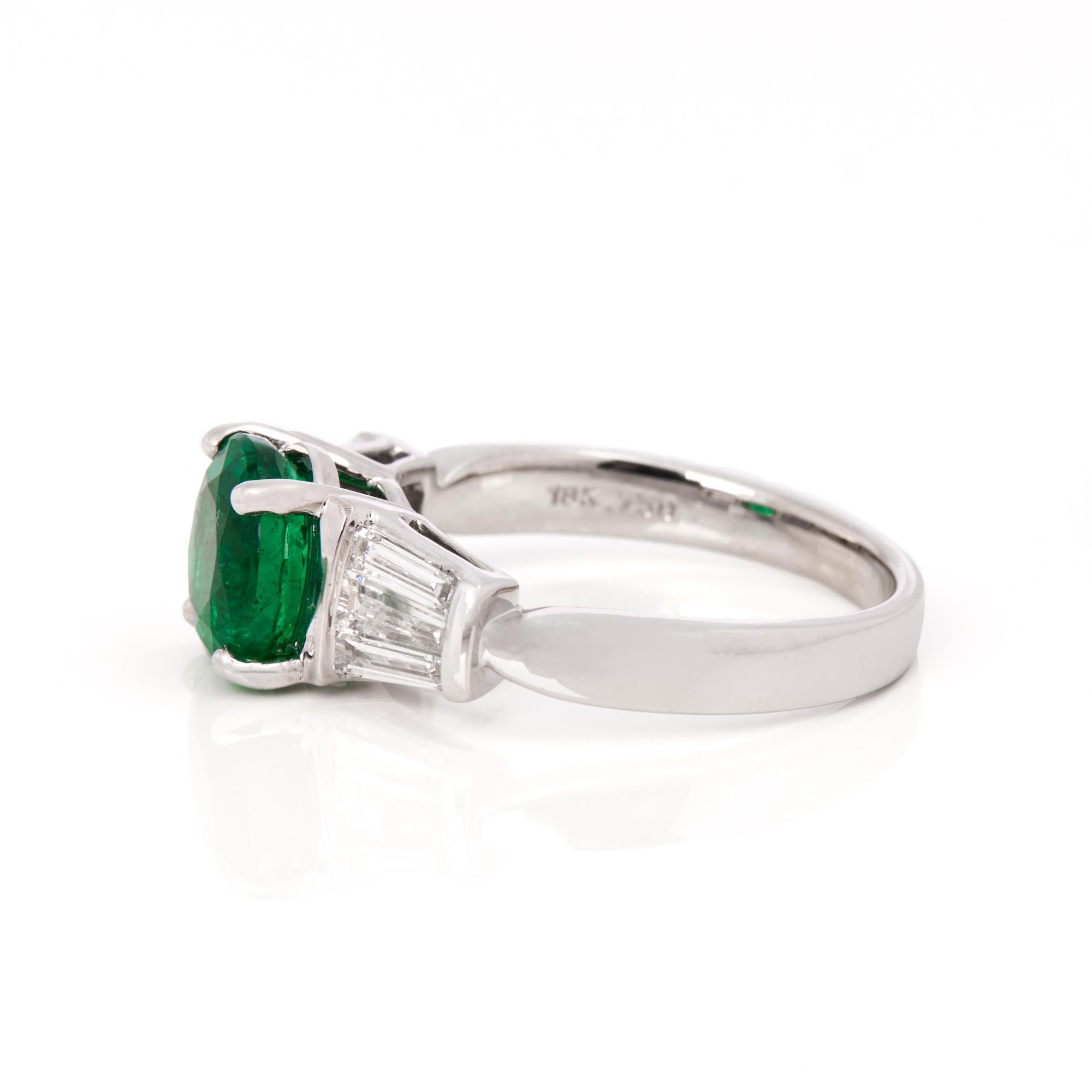 David Jerome Certified 1.91ct Round Cut Emerald and Diamond Ring In New Condition For Sale In Bishop's Stortford, Hertfordshire