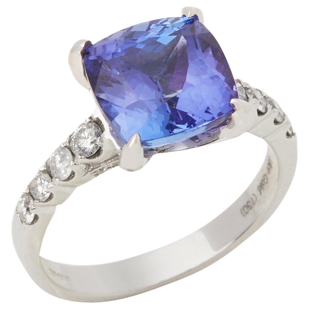 18ct White Gold Tanzanite and Diamond Ring For Sale