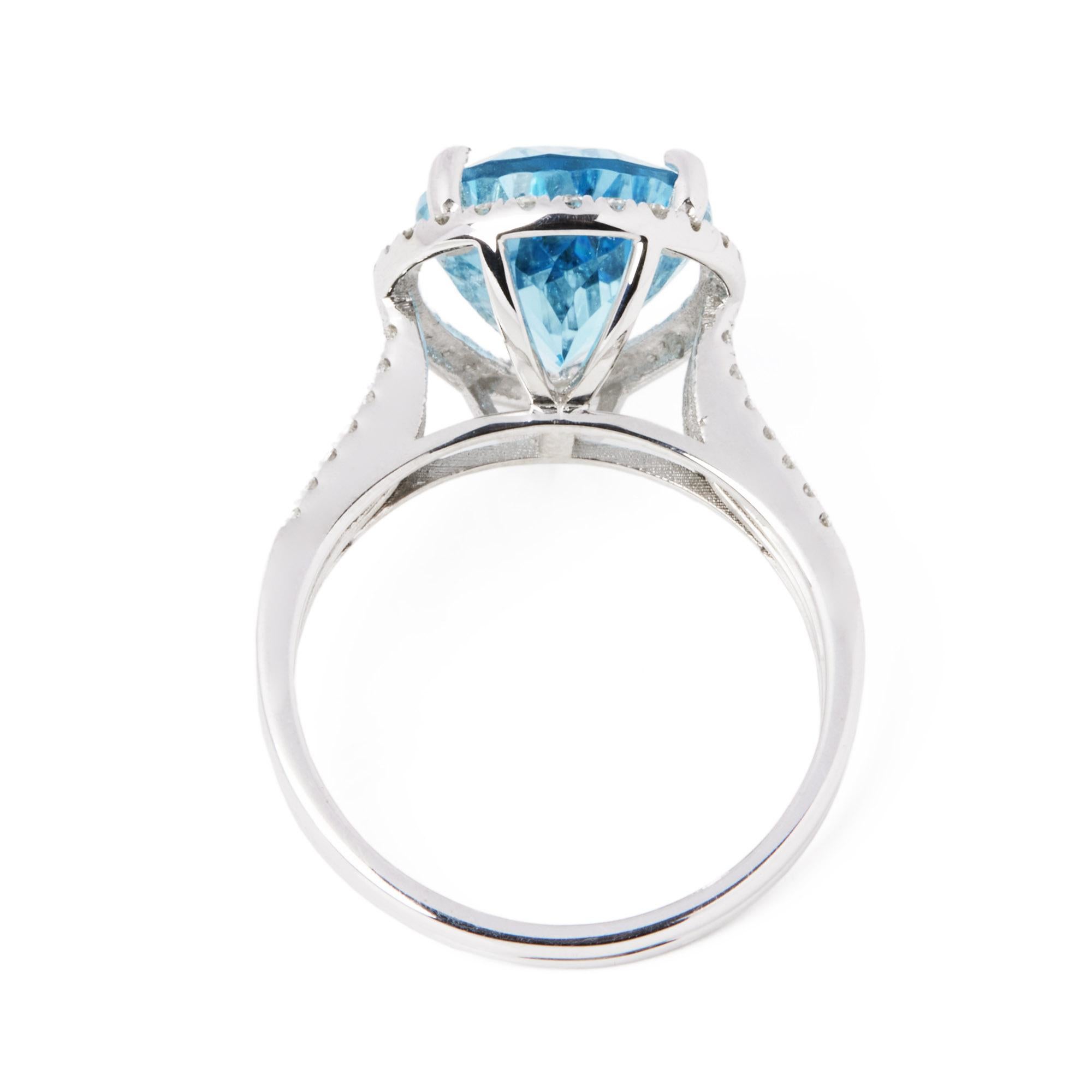 David Jerome Certified 4.77ct Pear Cut Aquamarine and Diamond Ring In New Condition For Sale In Bishop's Stortford, Hertfordshire