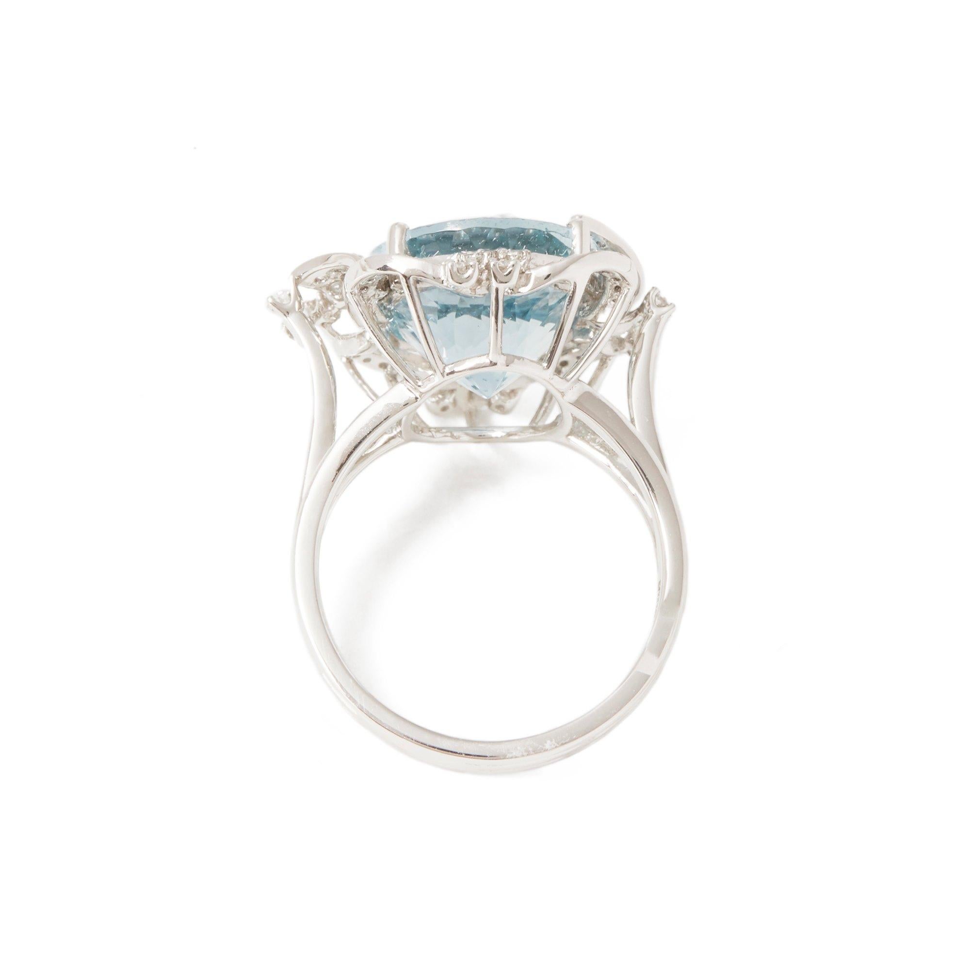 Certified 7.98ct Brazilian Aquamarine and Diamond Platinum Ring In New Condition For Sale In Bishop's Stortford, Hertfordshire