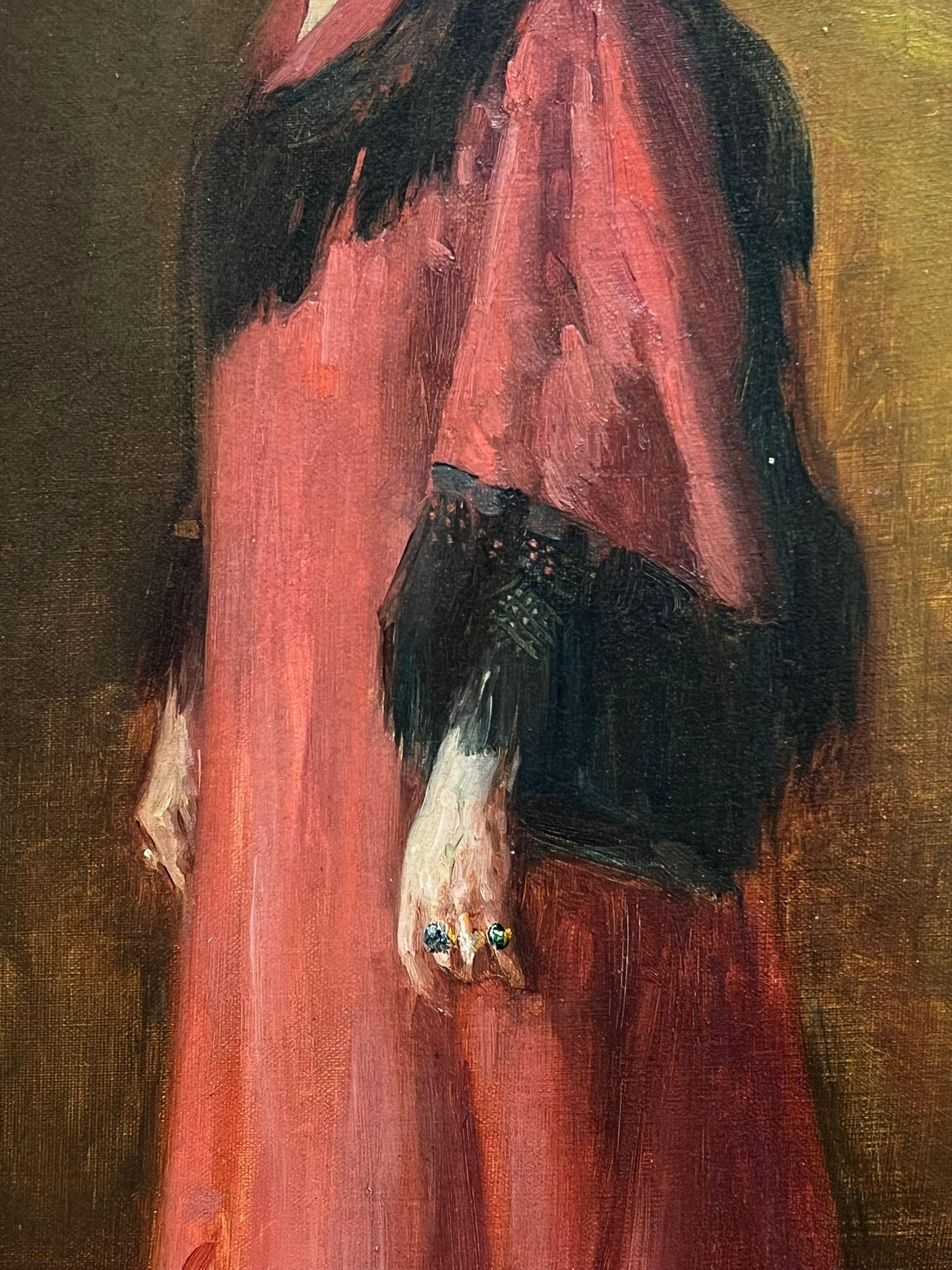 Eleganza del primo Novecento francese: Ritratto di donna in abito rosso firmato a olio - Painting Impressionismo di David Junes