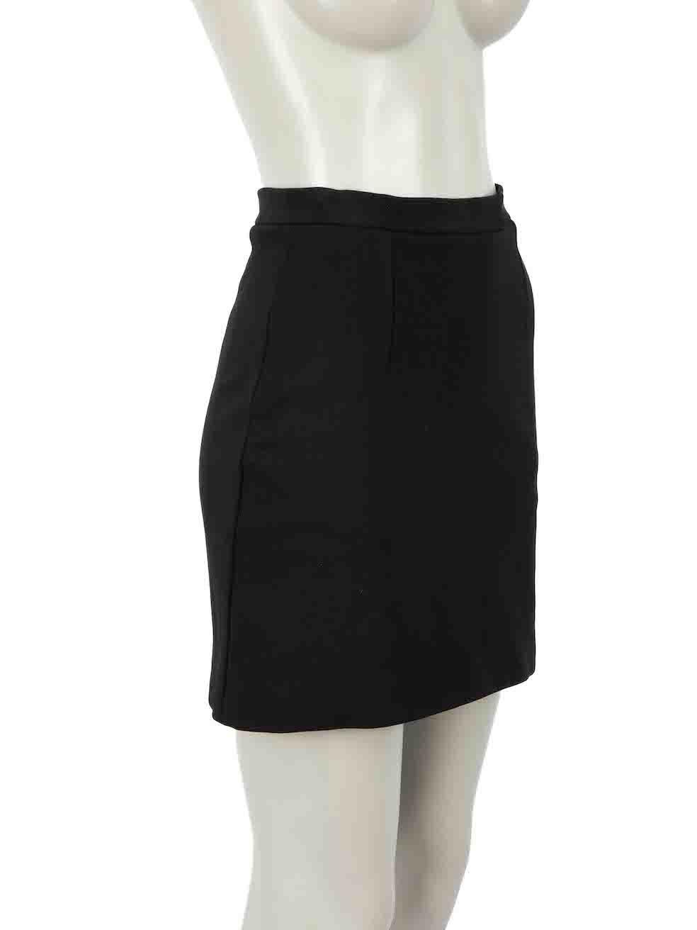 CONDITION is Very good. Minimal wear to skirt is evident. Minimal wear to the front-right with plucks to the weave on this used David Koma designer resale item.
 
Details
Black
Viscse
Skirt
Mini
Figure hugging fit
Stretchy
Back zip fastening
 
Made