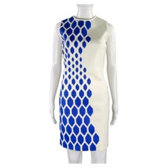 DAVID KOMA, geschätzte Größe 6, weiß-blaues Mini-Cocktailkleid mit geometrischem Muster