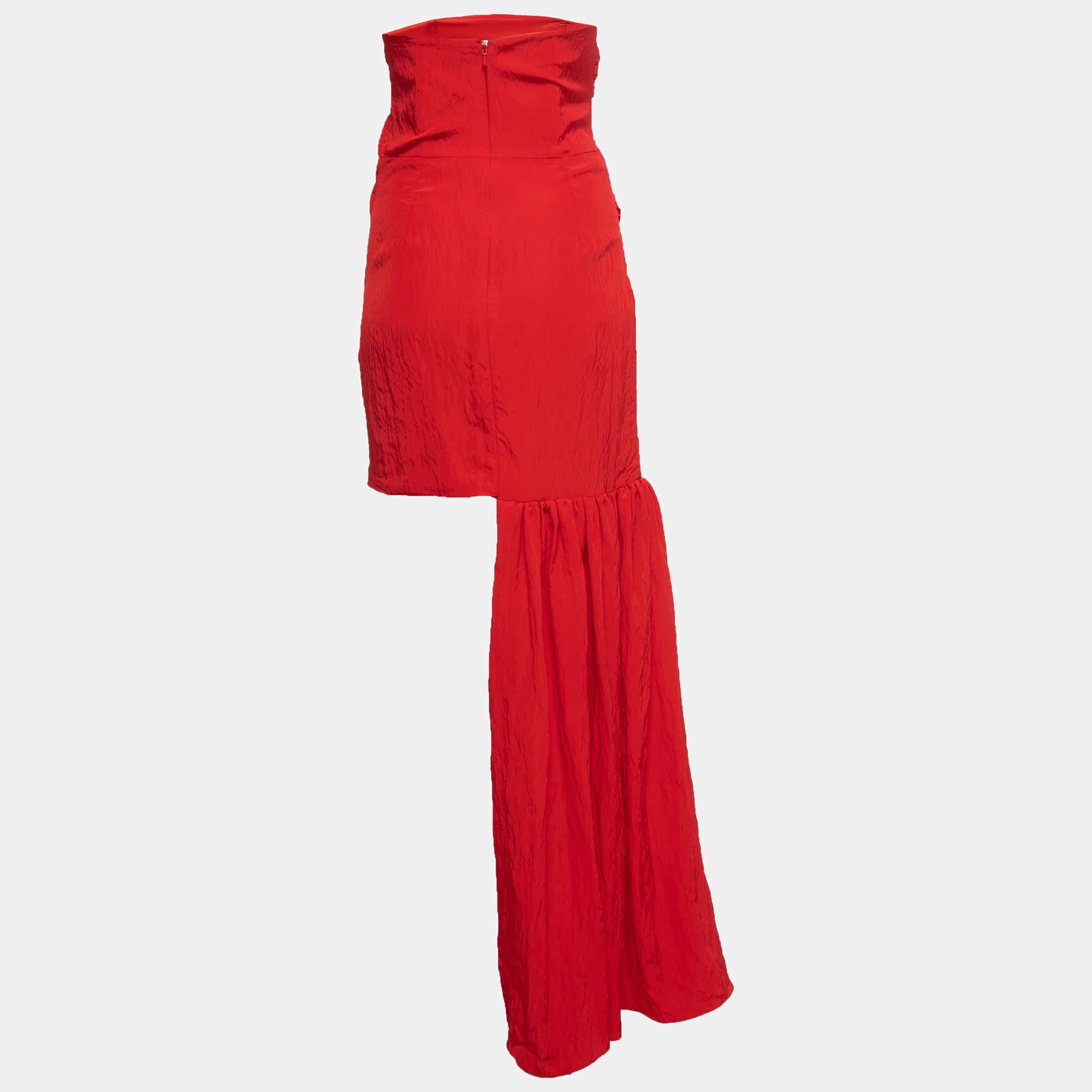Dieses Kleid von David Koma ist ein schickes und stilvolles Kleidungsstück, das Eleganz und Raffinesse ausstrahlt. Mit seinem eleganten Design, der schmeichelhaften Silhouette und der hochwertigen Verarbeitung ist dieses Kleid perfekt für jeden
