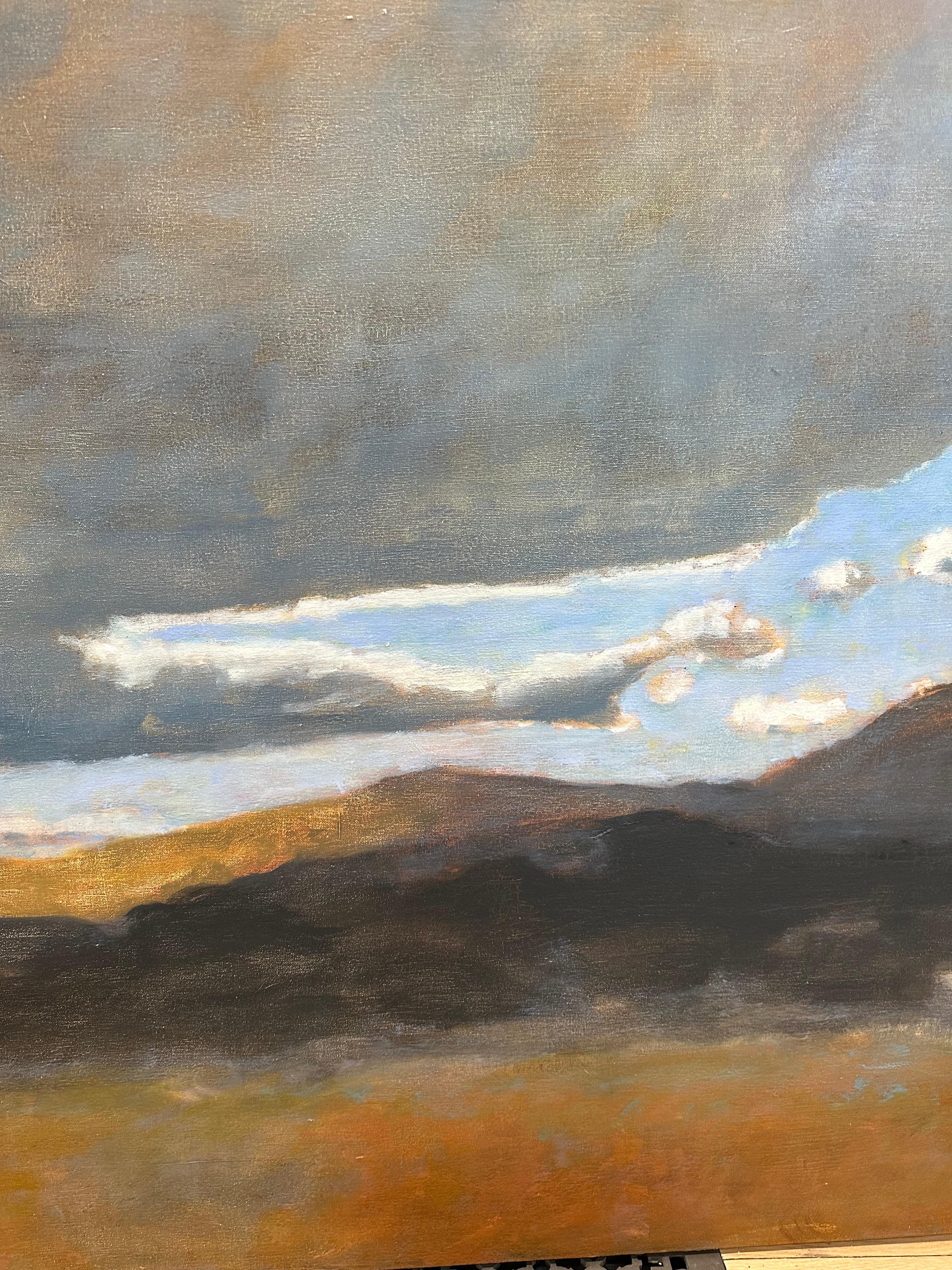 Più grande di me, Bigli grigio, Cielo blu, Montagna marrone, Campo, Oceano - Painting di David Konigsberg