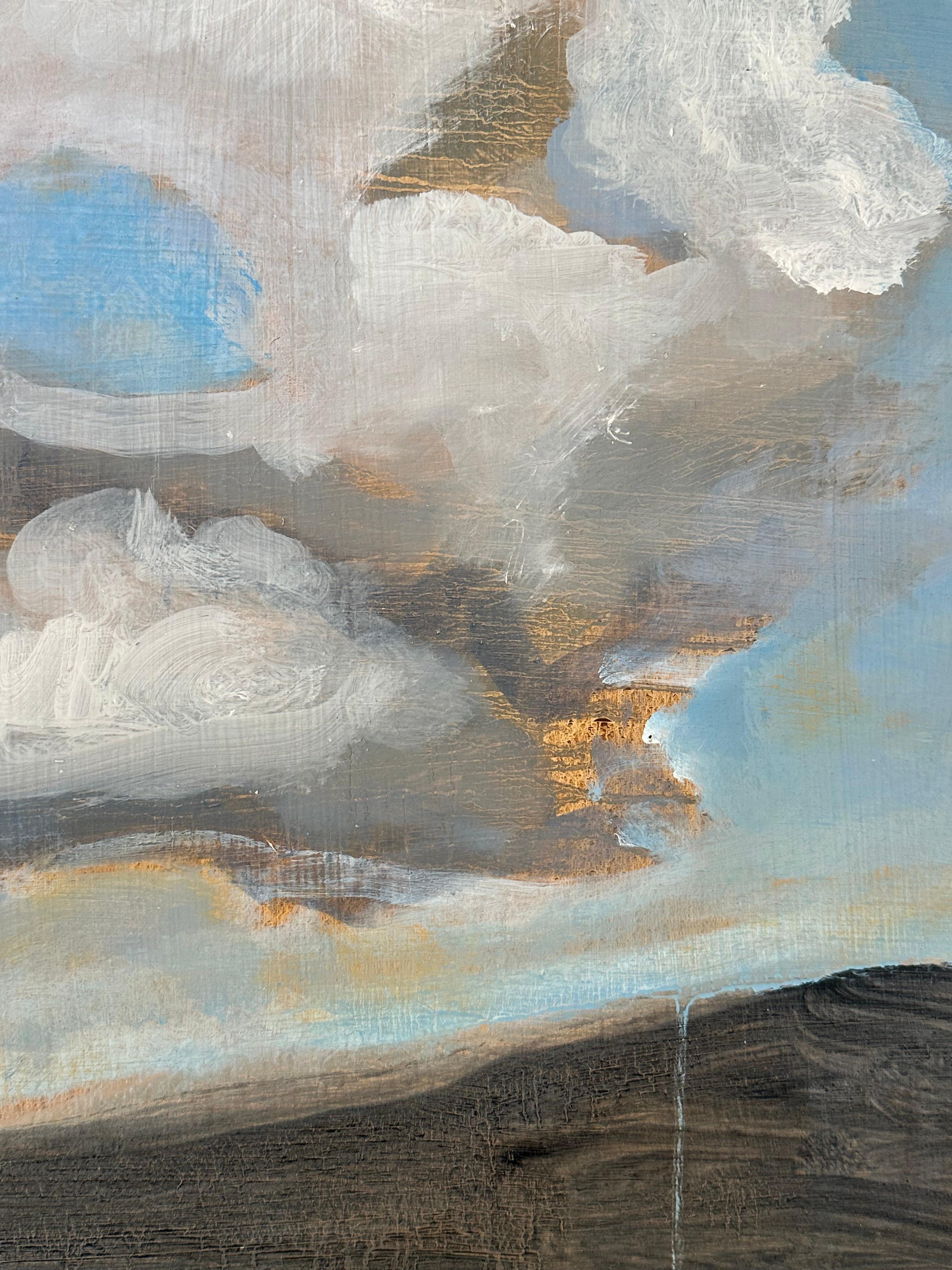 Nube - Paisaje contemporáneo Nubes Cielo azul Colinas montañosas marrones, 2024 en venta 3