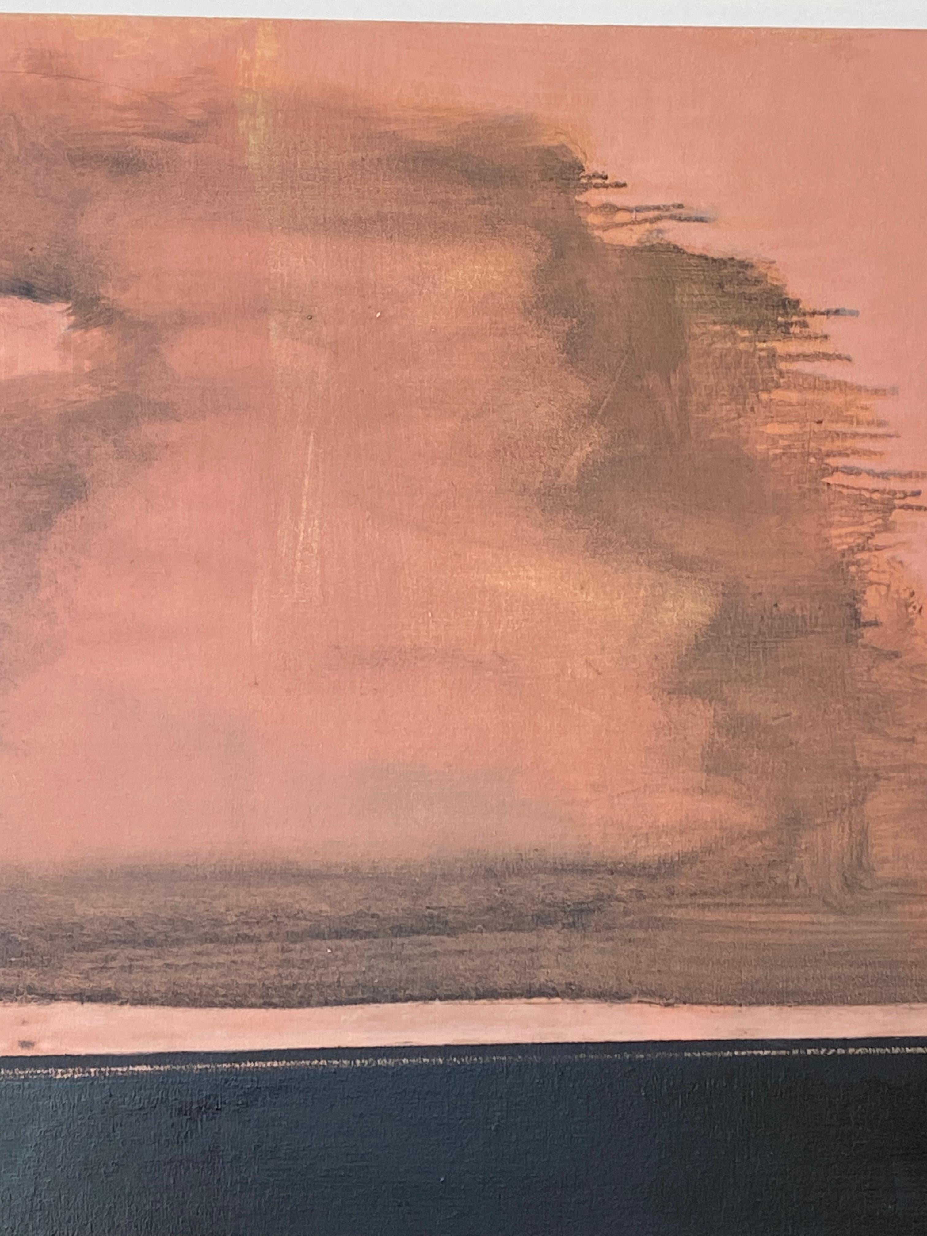Dos figuras flotan en un oscuro océano negro carbón con los brazos extendidos mientras cúmulos de nubes flotan en el cielo coralino. Firmado, fechado y titulado en el reverso.

David Konigsberg aplica muchas capas de pintura al óleo diluida para