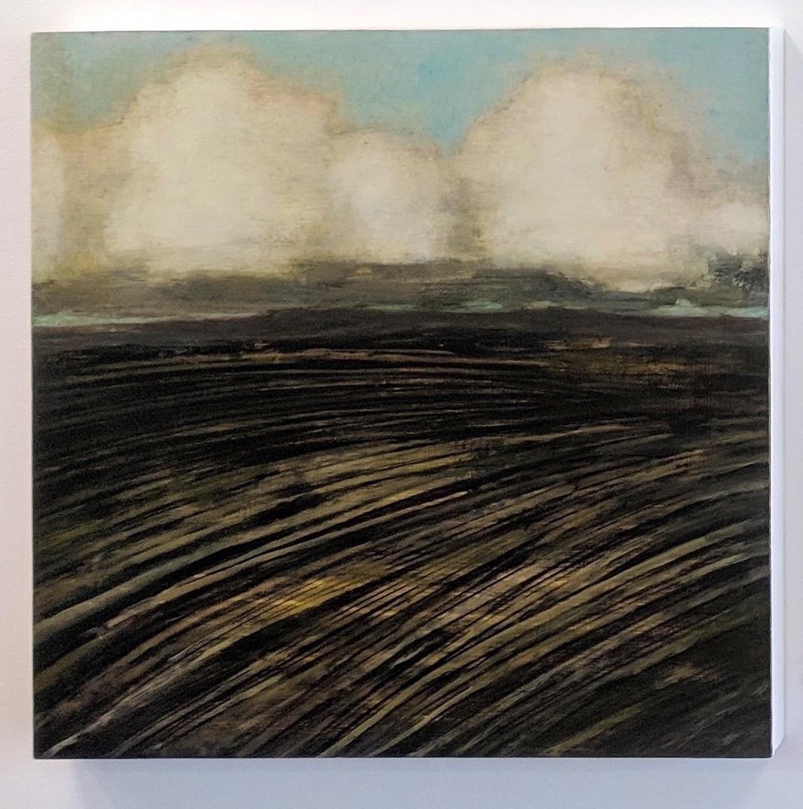 Nouveau champ, peinture de paysage, nuages ivoire, ciel bleu pâle, terrain brun - Painting de David Konigsberg