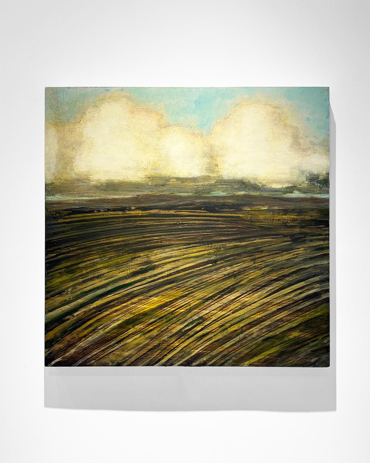 New Field (Landschaft mit flauschigen Wolken über einem weiten Feld) von David Konigsberg
2025, Öl auf Platte, 23,5 x 24 Zoll

Konigsberg ist ein konzeptueller Realist, der medien- und genreübergreifend arbeitet, um Übergangsräume, metaphorische