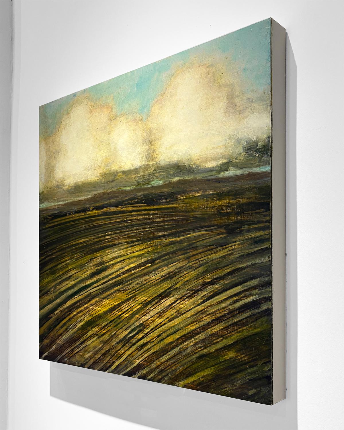 New Field (Landschaft mit flauschigen Wolken über einem weiten Feld) im Angebot 1