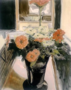 Vase mit Zinnias, botanischem Pfirsich, hellorangefarbenem, weißem Zinnia-Blumen in Vase