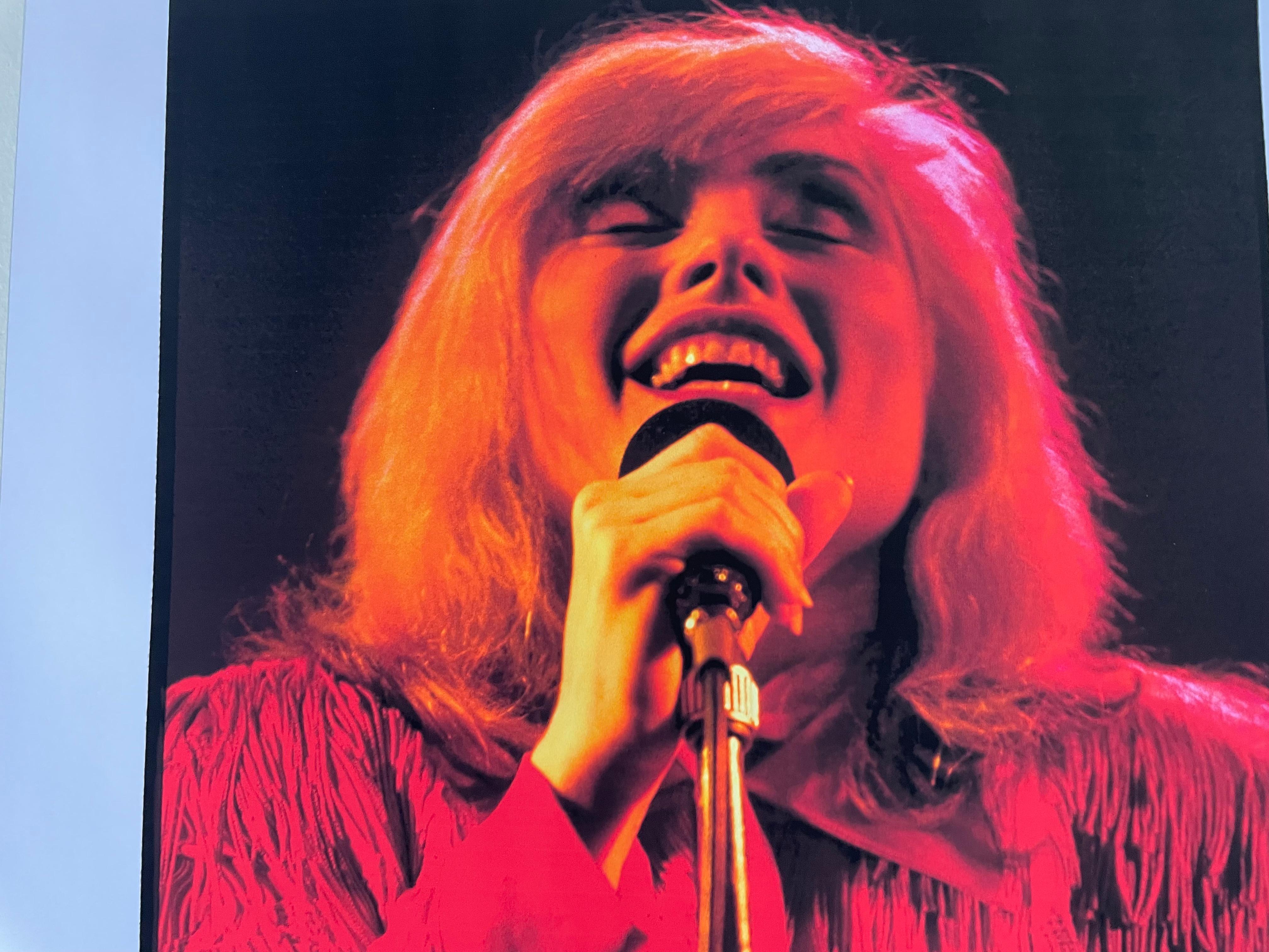 Debbie Harry En directo en la Academia de Brixton 1987 Impresión en color 25 x 17 - Photograph de David Koppel