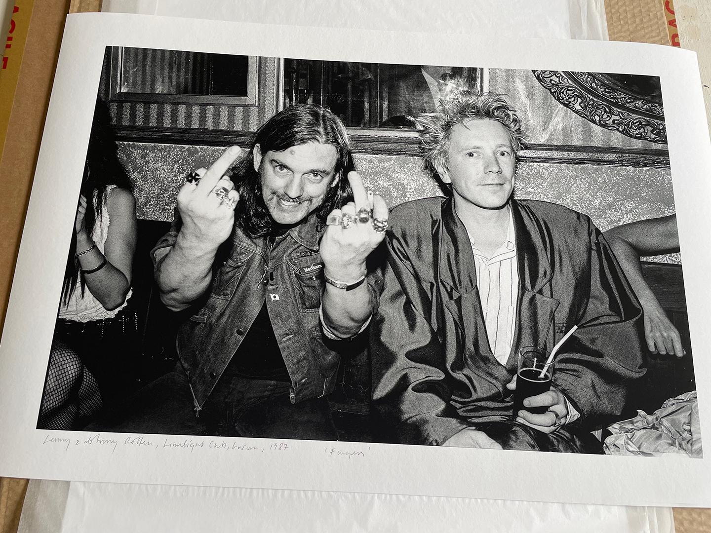 Lemmy et Johnny Rotten - Noir Portrait Print par David Koppel