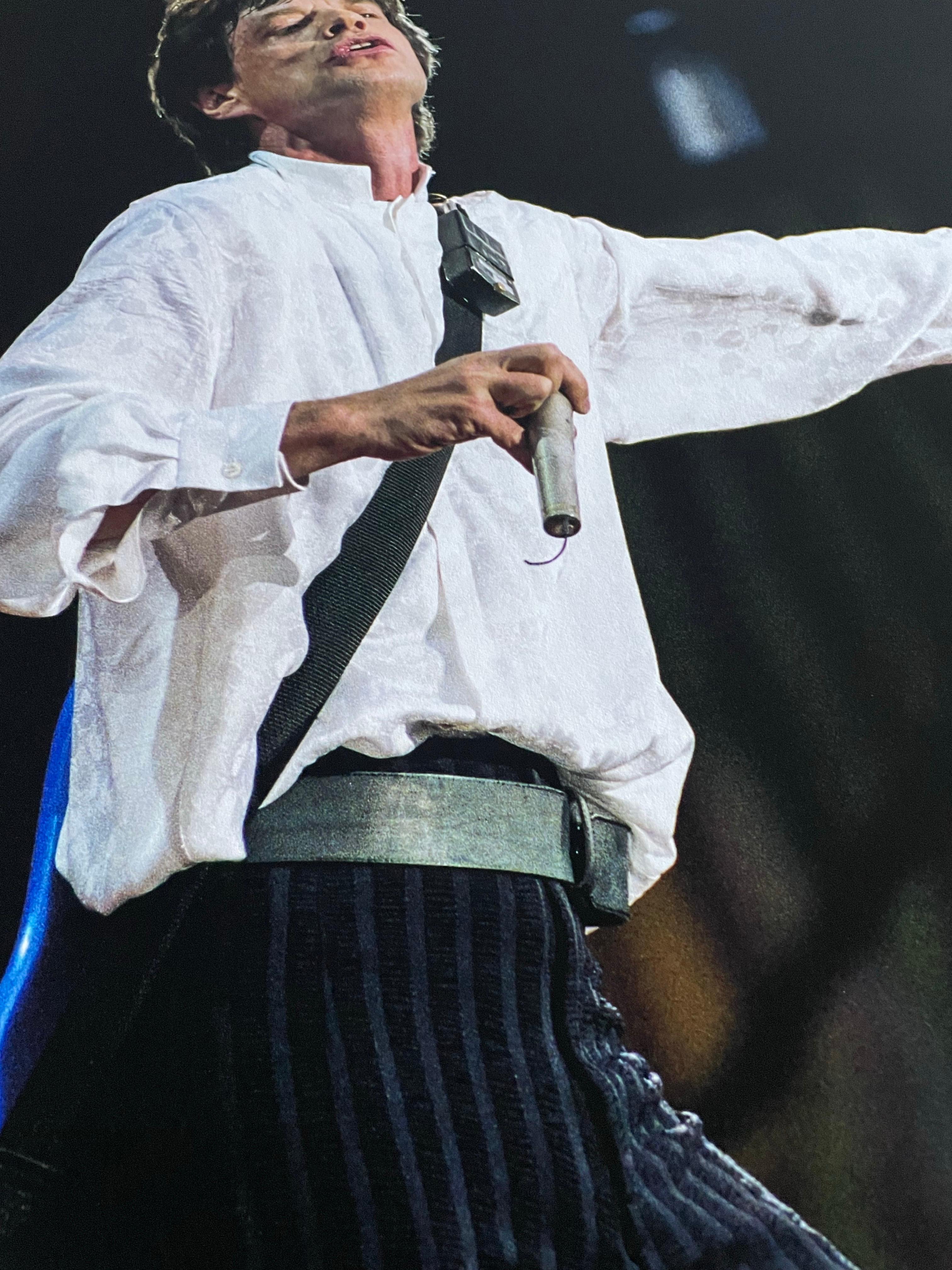 Mick Jagger sul palco di Rotterdam 1990 stampa a colori in edizione limitata in vendita 7