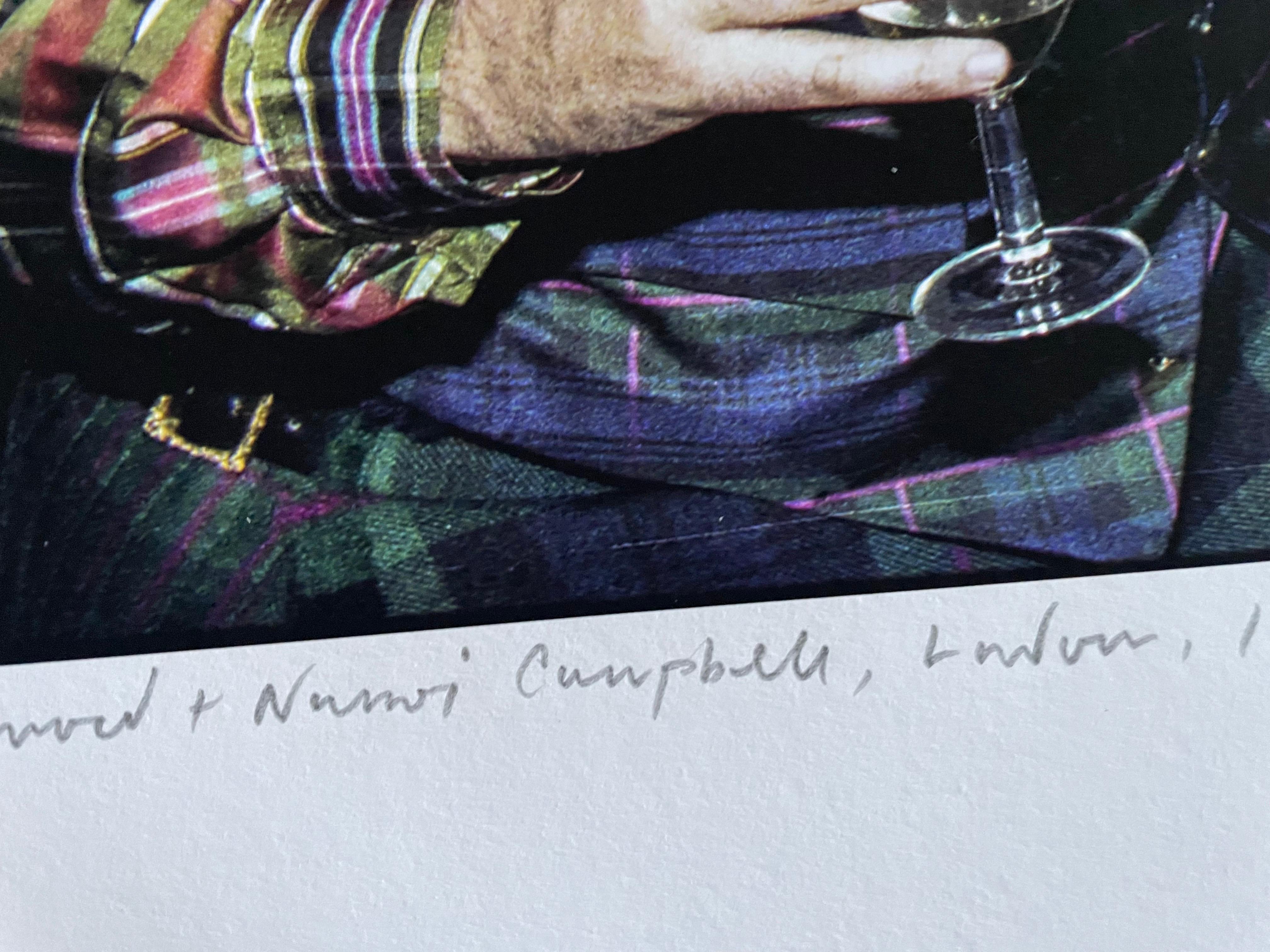 Naomi Campbell y Viv Westwood impresión en color 17 x 25 edición limitada en venta 9