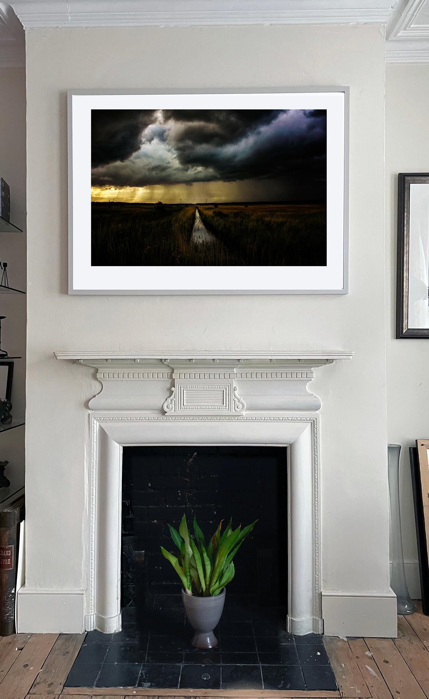 Pluie sur Holkham - Contemporain Photograph par David Koppel