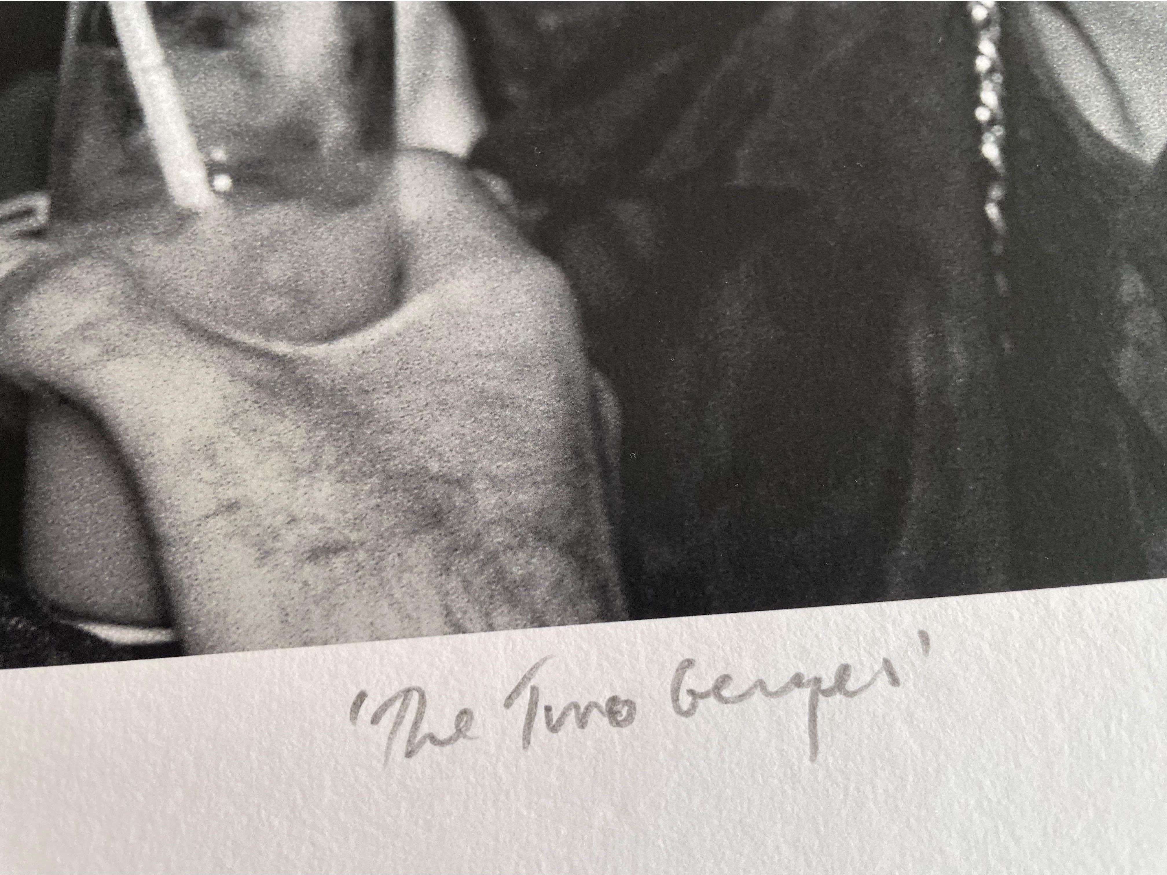 Ikonischer und seltener Abzug in limitierter Auflage direkt vom Negativ, signiert am unteren rechten Rand und mit dem Blindstempel des Fotografen versehen.
Dies ist die Nummer 3/25.
Papierformat 25 x 17
Bildgröße 20 x 14

David Koppel war von 1986