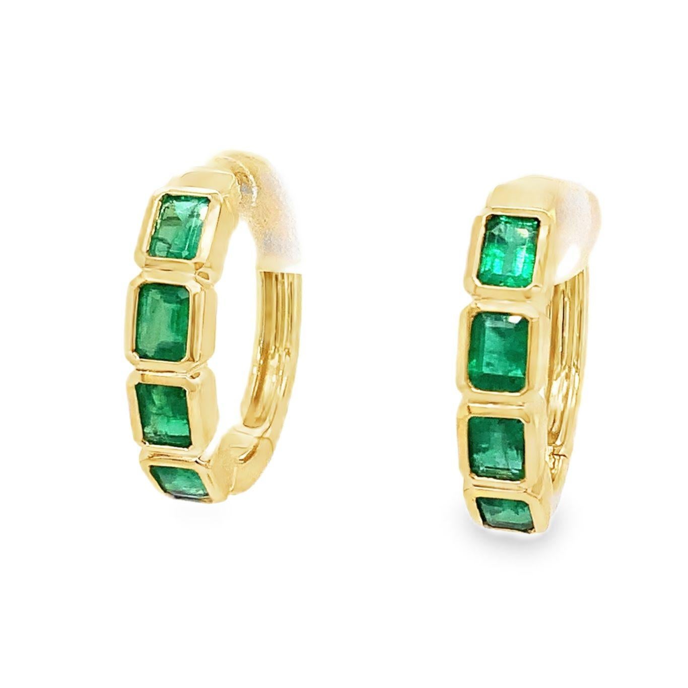 David Kord Bezel Set Emerald Cut Gem Quality Emerald Small Hoops Earring Set in 18K Yellow Gold. This earring features a hinge 