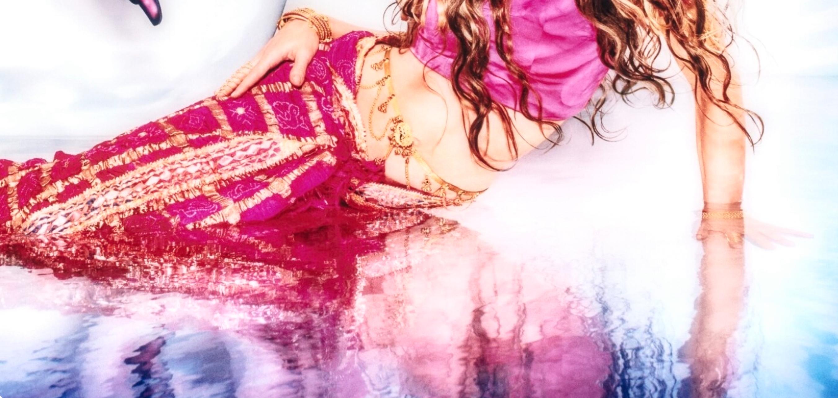 Madonna: Mythische Schwäne (Zeitgenössisch), Photograph, von David LaChapelle
