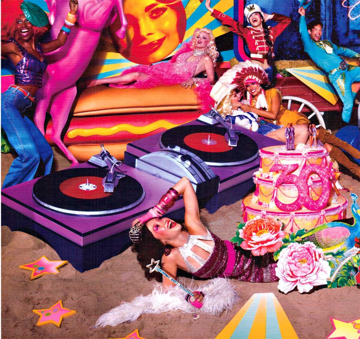 Poster originale ABSOLUT OUTrageeous, Cocktails perfected pop art liquori.   Il lino archiviato è supportato in ottime condizioni e pronto per essere incorniciato.

Il fotografo è David LaChapelle. Questa è la visione di David La Chapelle di una
